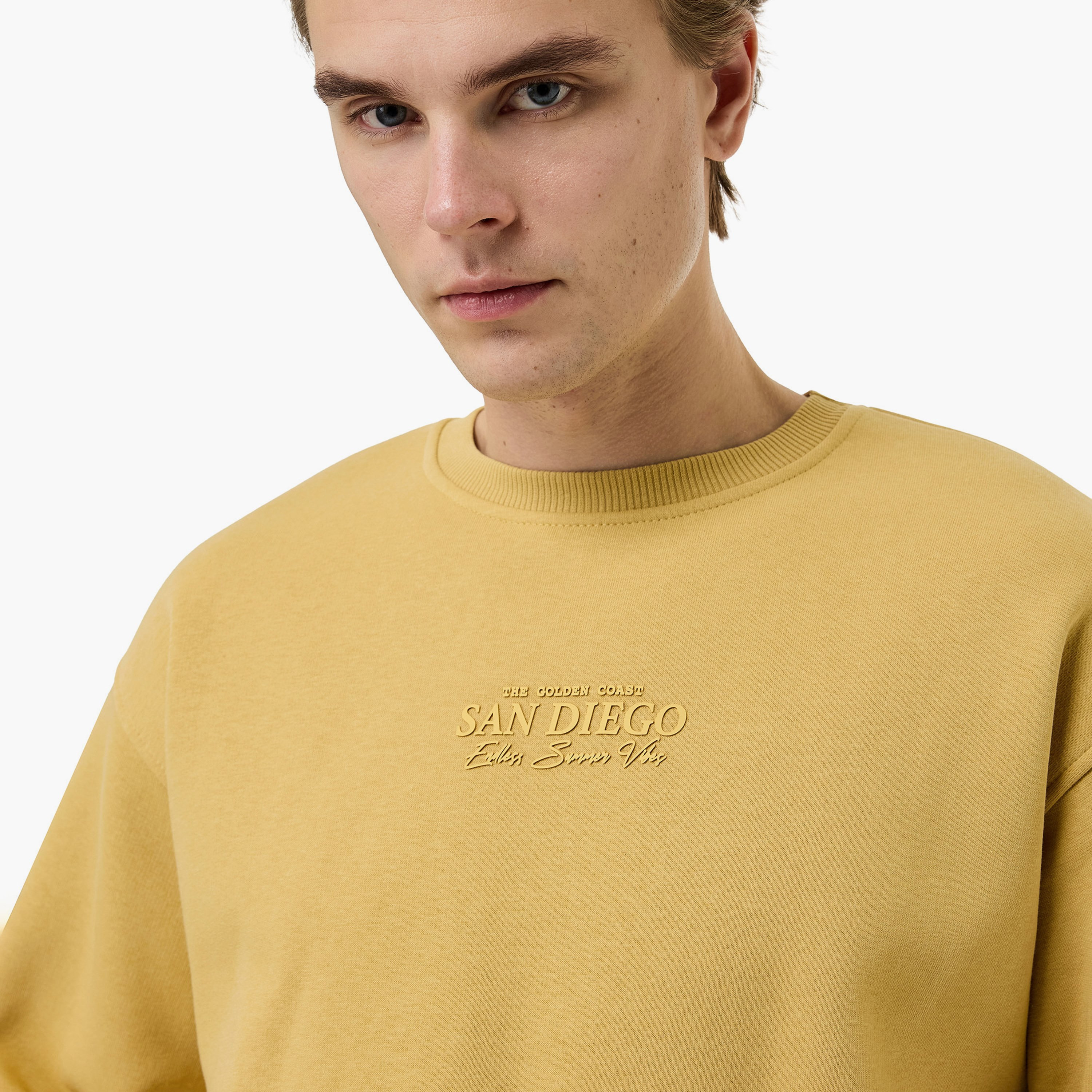 سويت شيرت رجالي سادة برقبة دائرية وأكمام طويلة من كوتون-men-winterwear-hoodiesandsweatshirts-image-3