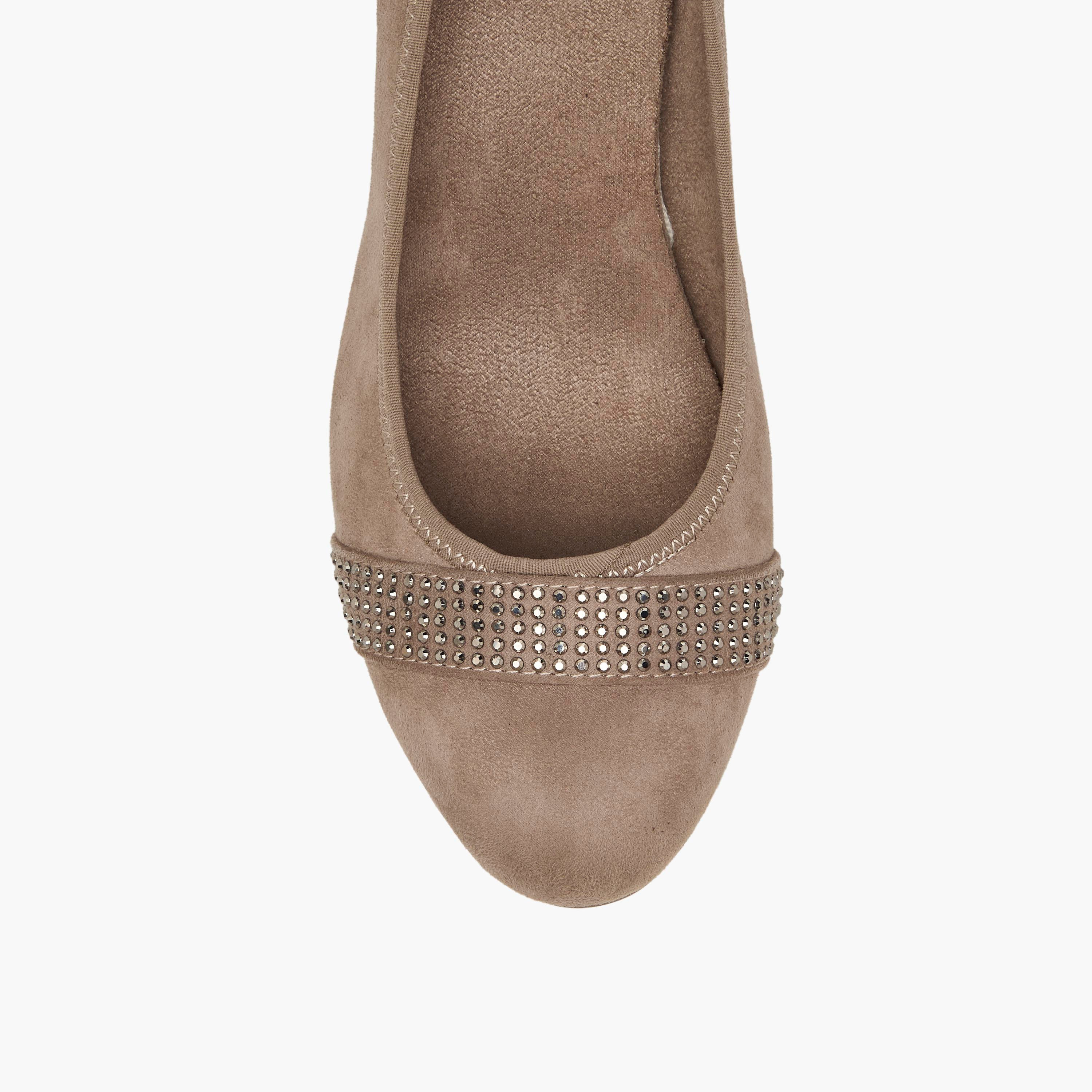 Le Confort Women Block Heel Pumps-women-shoes-heels-image-4