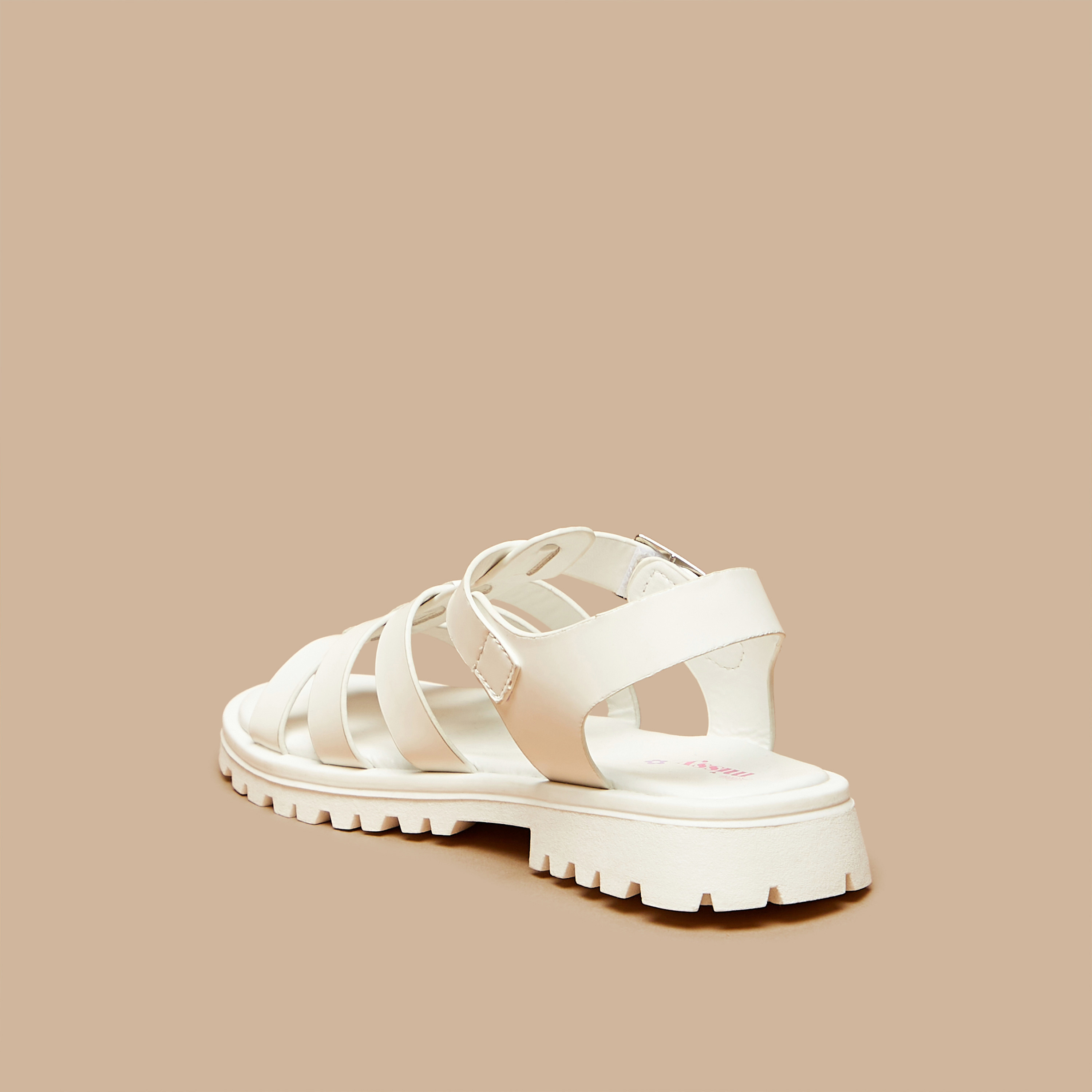 صندل سادة بمقدمة مفتوحة وإبزيم إغلاق من ليتل ميسي-girls-shoes-sandals-image-7