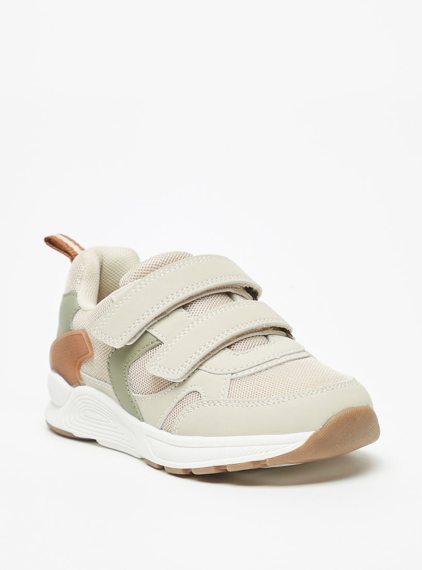 حذاء سنيكرز بشريط إغلاق لاصق وألواح للأطفال من جونيورز-boys-shoes-schoolshoes-image-1