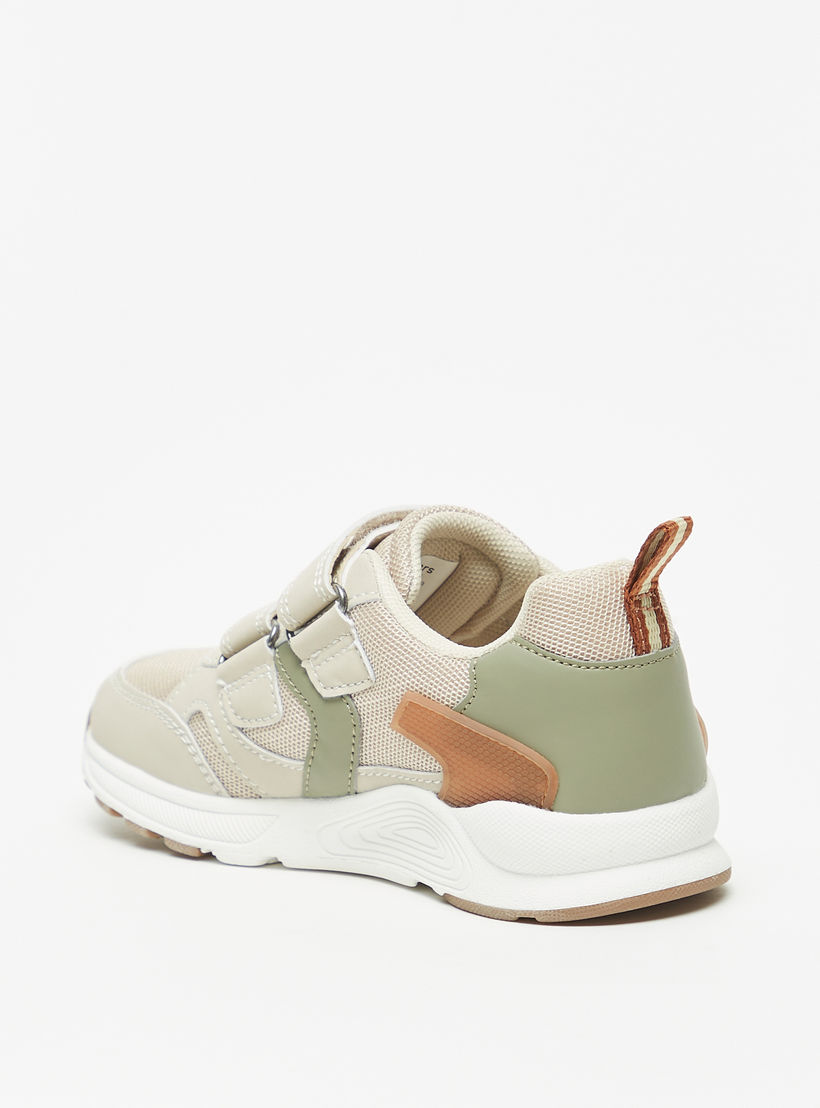 حذاء سنيكرز بشريط إغلاق لاصق وألواح للأطفال من جونيورز-boys-shoes-schoolshoes-image-2