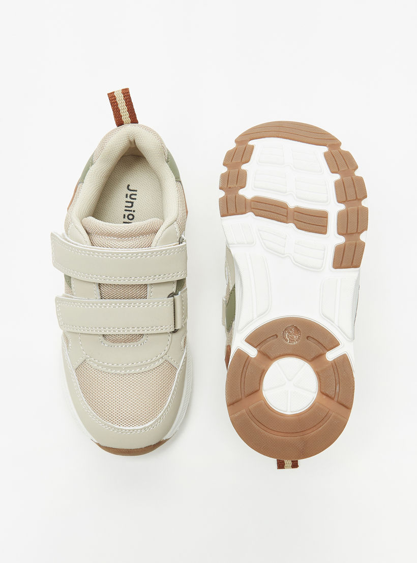 حذاء سنيكرز بشريط إغلاق لاصق وألواح للأطفال من جونيورز-boys-shoes-schoolshoes-image-4