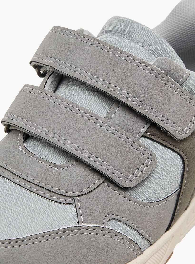 حذاء سنيكرز بشريط إغلاق لاصق وألواح للأطفال من جونيورز-boys-shoes-schoolshoes-image-4