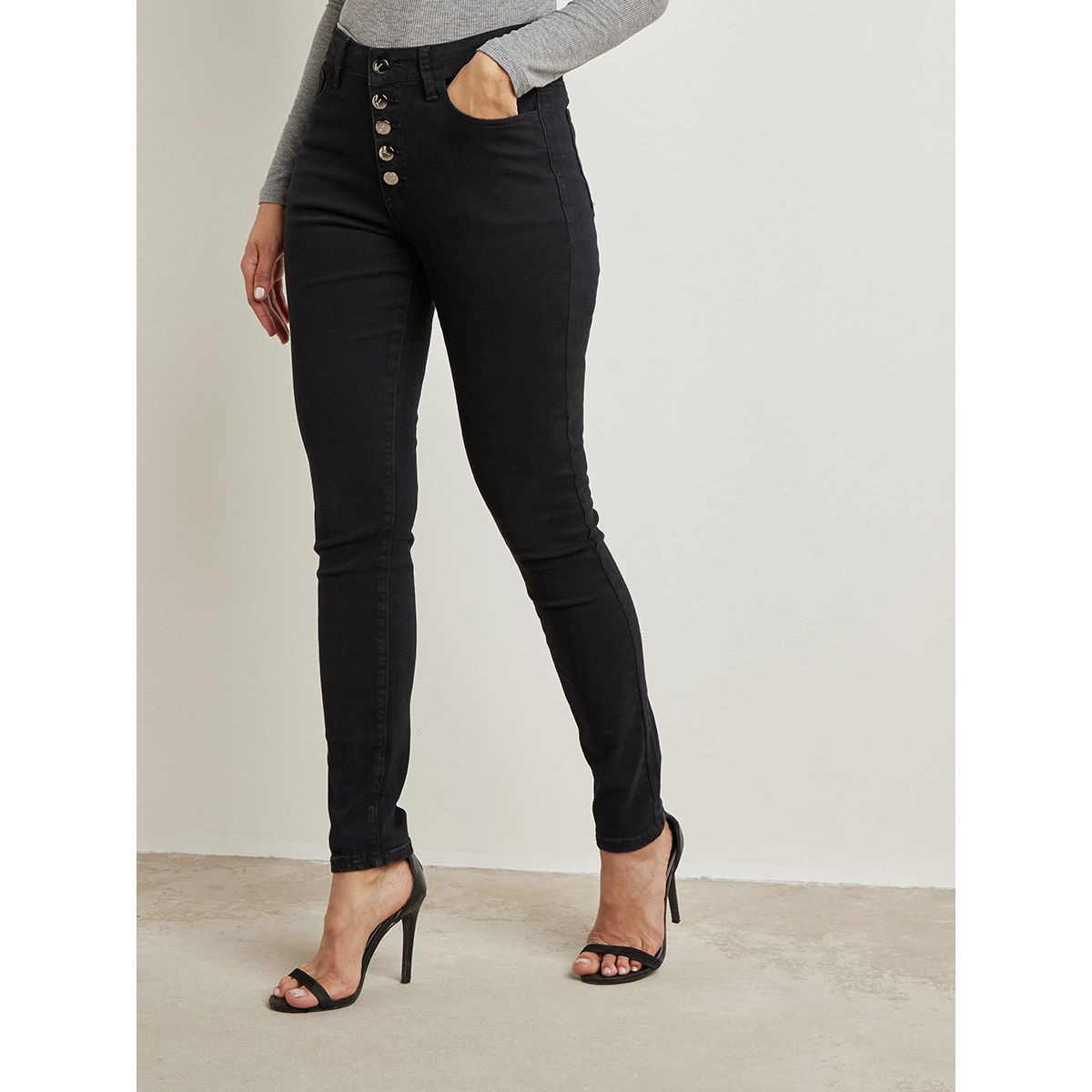 جينز ضيق خصر عالي بأزرار من ستايلي-women-clothing-bottoms-jeans-image-2