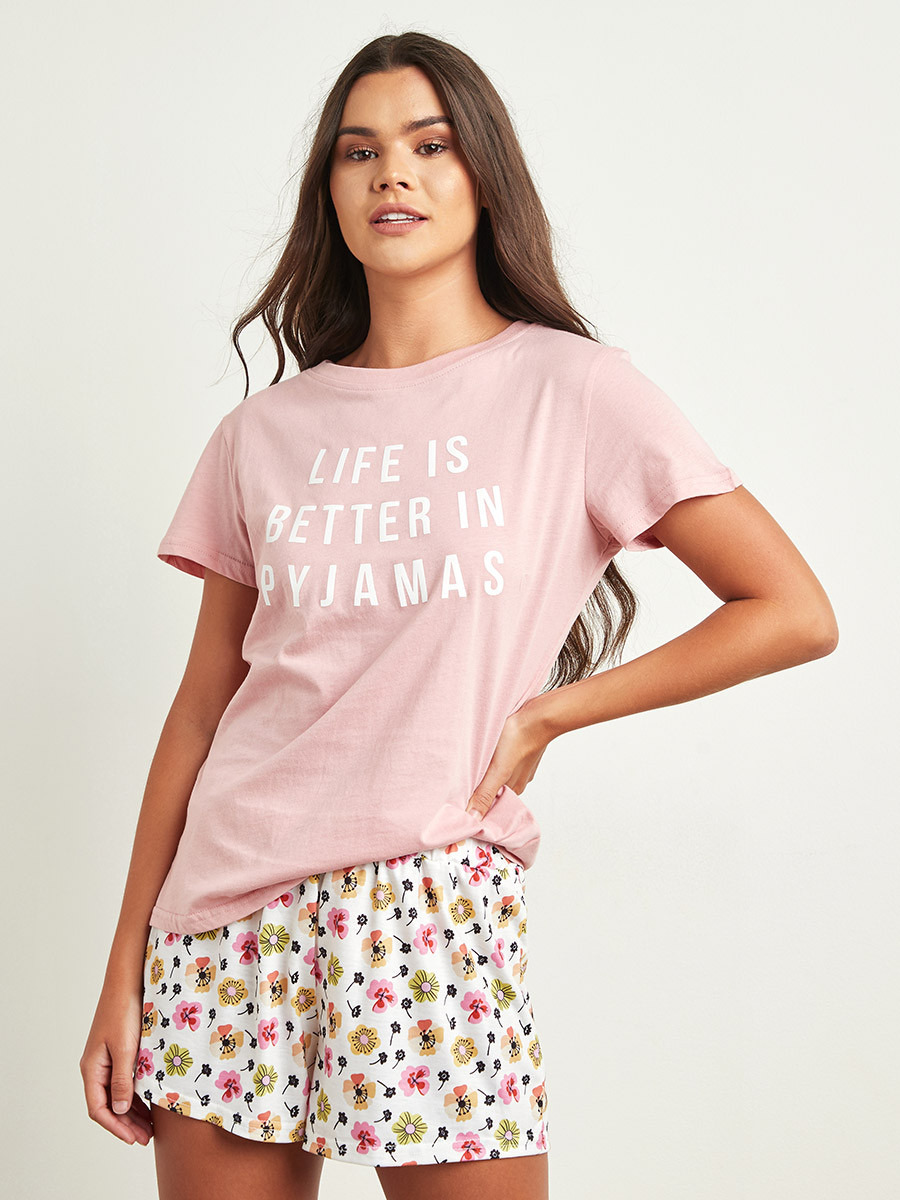مجموعة من تيشيرت وشورت مطبوع من ستايلي-women-clothing-nightwear-pyjamas-longsets-image-1