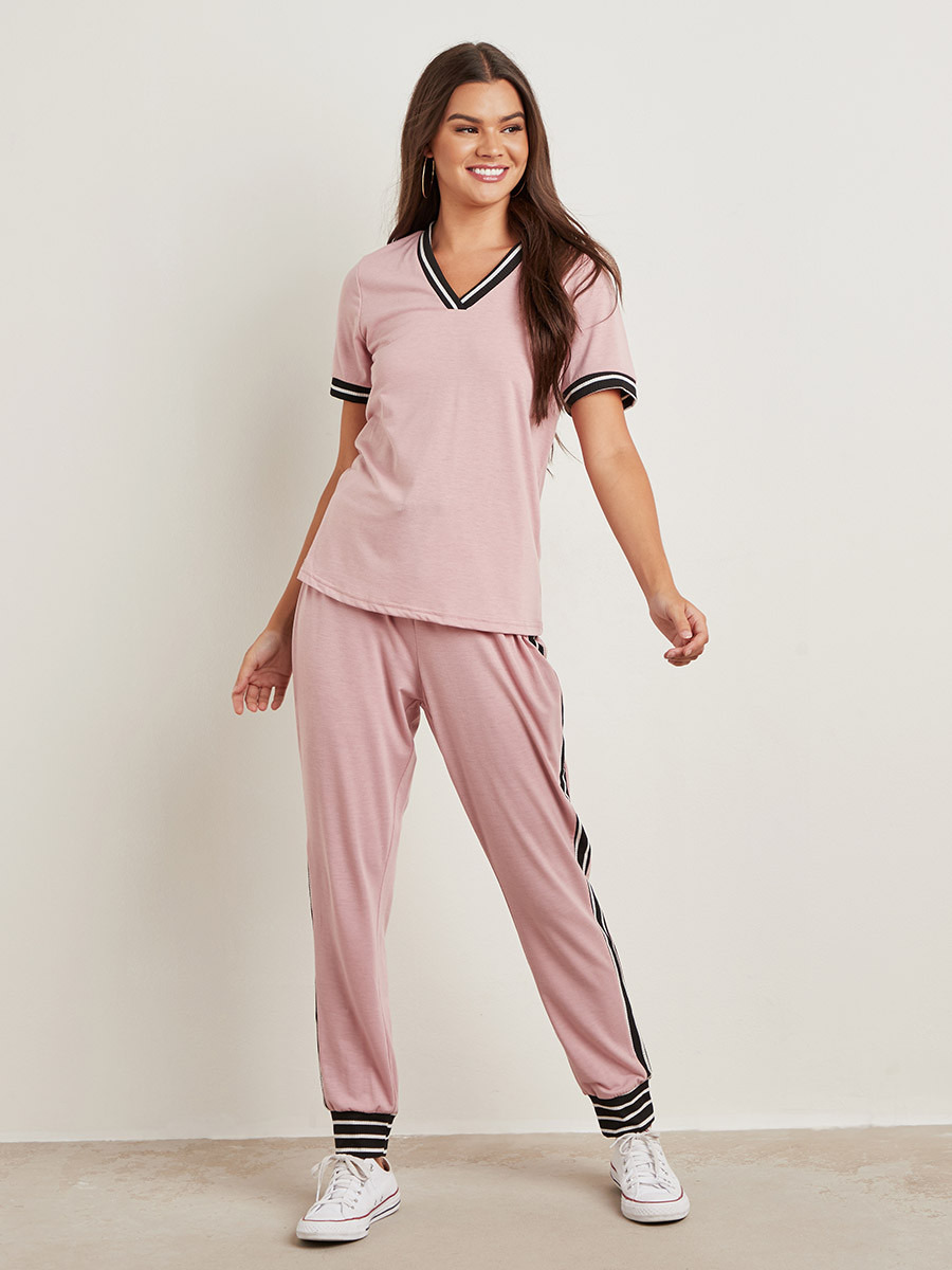 مجموعة من تيشيرت بشريط ملون وبنطلون رياضي من ستايلي-women-clothing-nightwear-pyjamas-longsets-image-6
