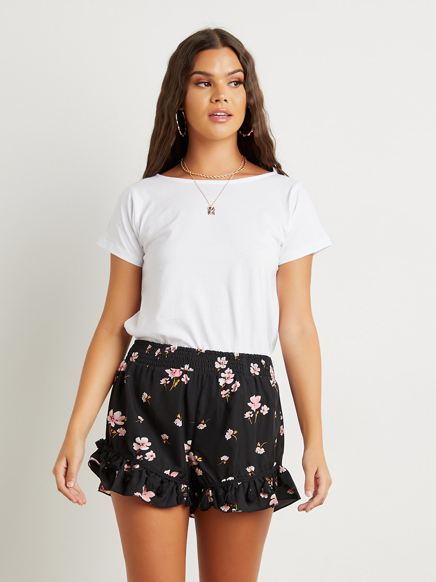 شورت مطبوع بتفاصيل كشكش من ستايلي-women-clothing-shorts-image-1