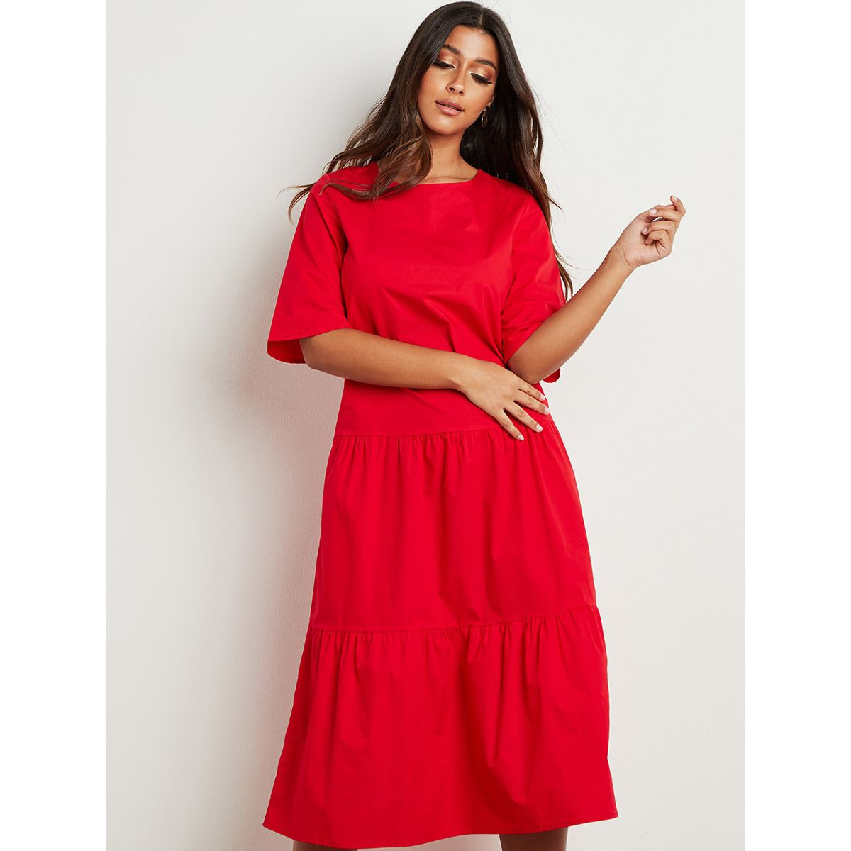 Styli Plain Round Neck Tiered Midi Dress with Short Sleeves-women-clothing-dresses-image-4
