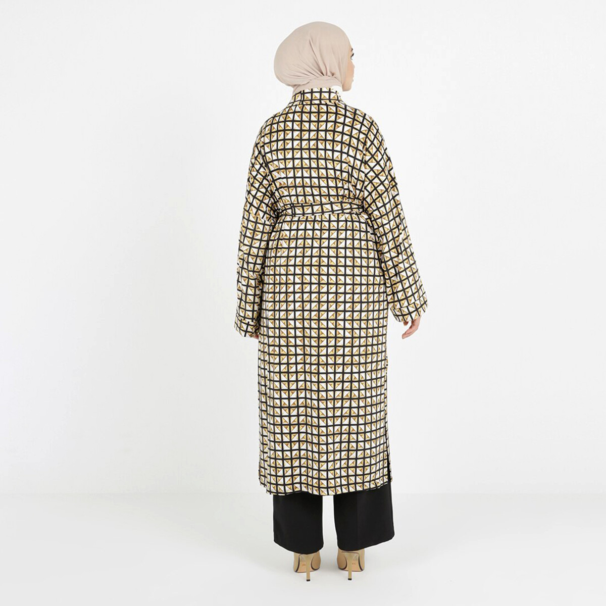 Modanisa Women Yellow Checked V-Neck Tie Front Abaya-women-arabicclothing-abayas-image-2