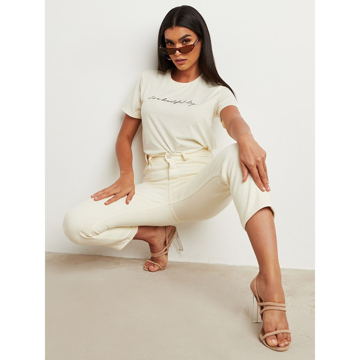 Styli Pocket Construct Solid Mom Jeans with Belt Loops-women-clothing-bottoms-jeans-image-2