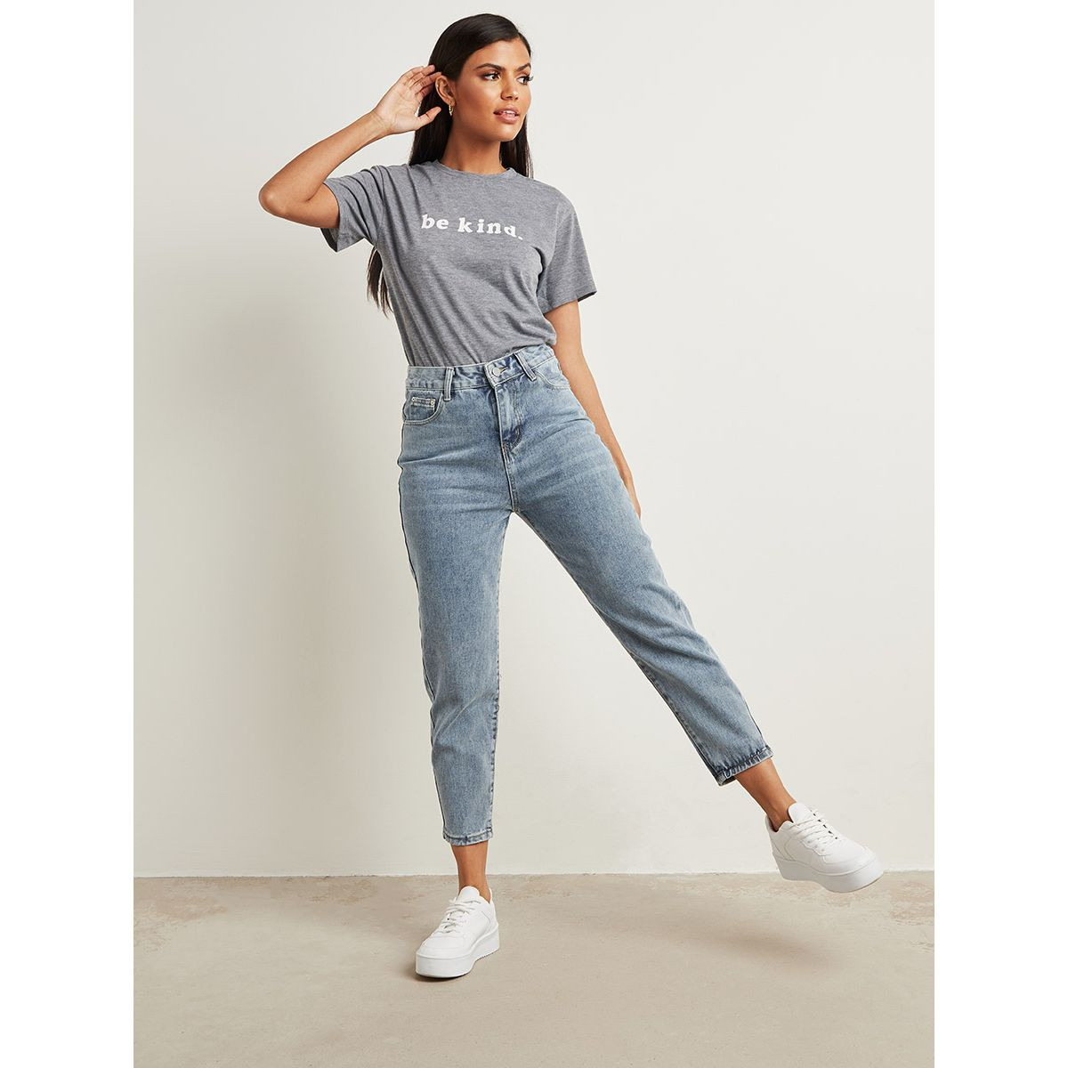 بنطلون جينز بتفاصيل مطرزة من ستايلي-women-clothing-bottoms-jeans-image-2