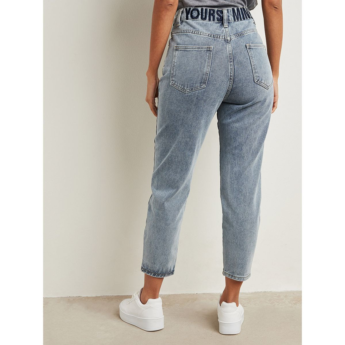 بنطلون جينز بتفاصيل مطرزة من ستايلي-women-clothing-bottoms-jeans-image-5