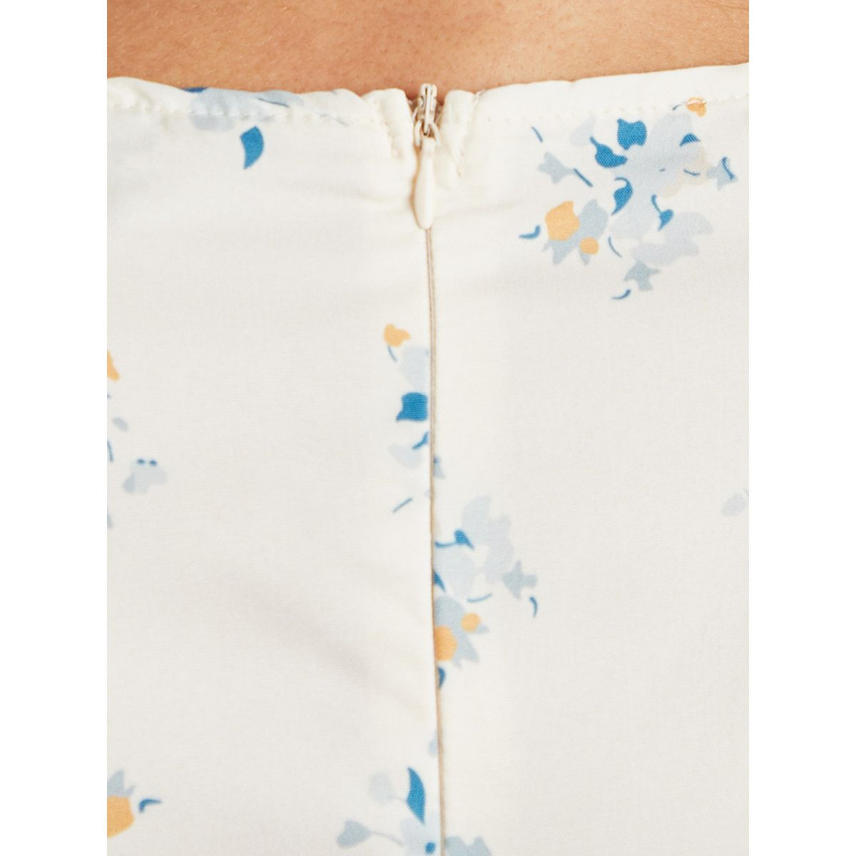 Styli Ditsy Print V Neck A-line Mini Dress-women-clothing-dresses-image-5