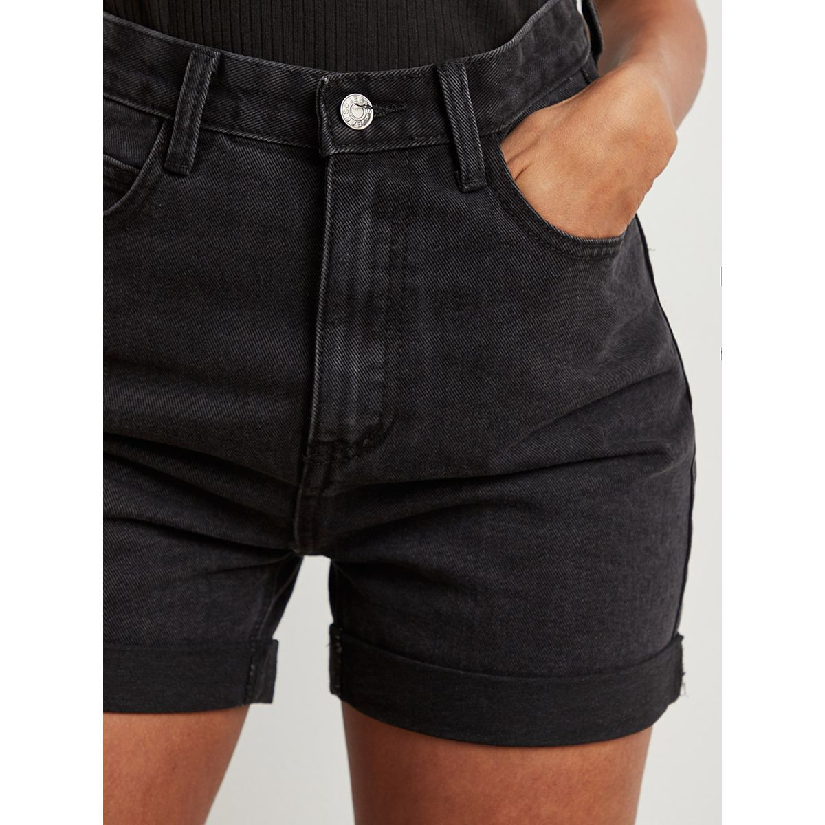 شورت دنيم بخصر مرتفع من ستايلي-women-clothing-shorts-image-4