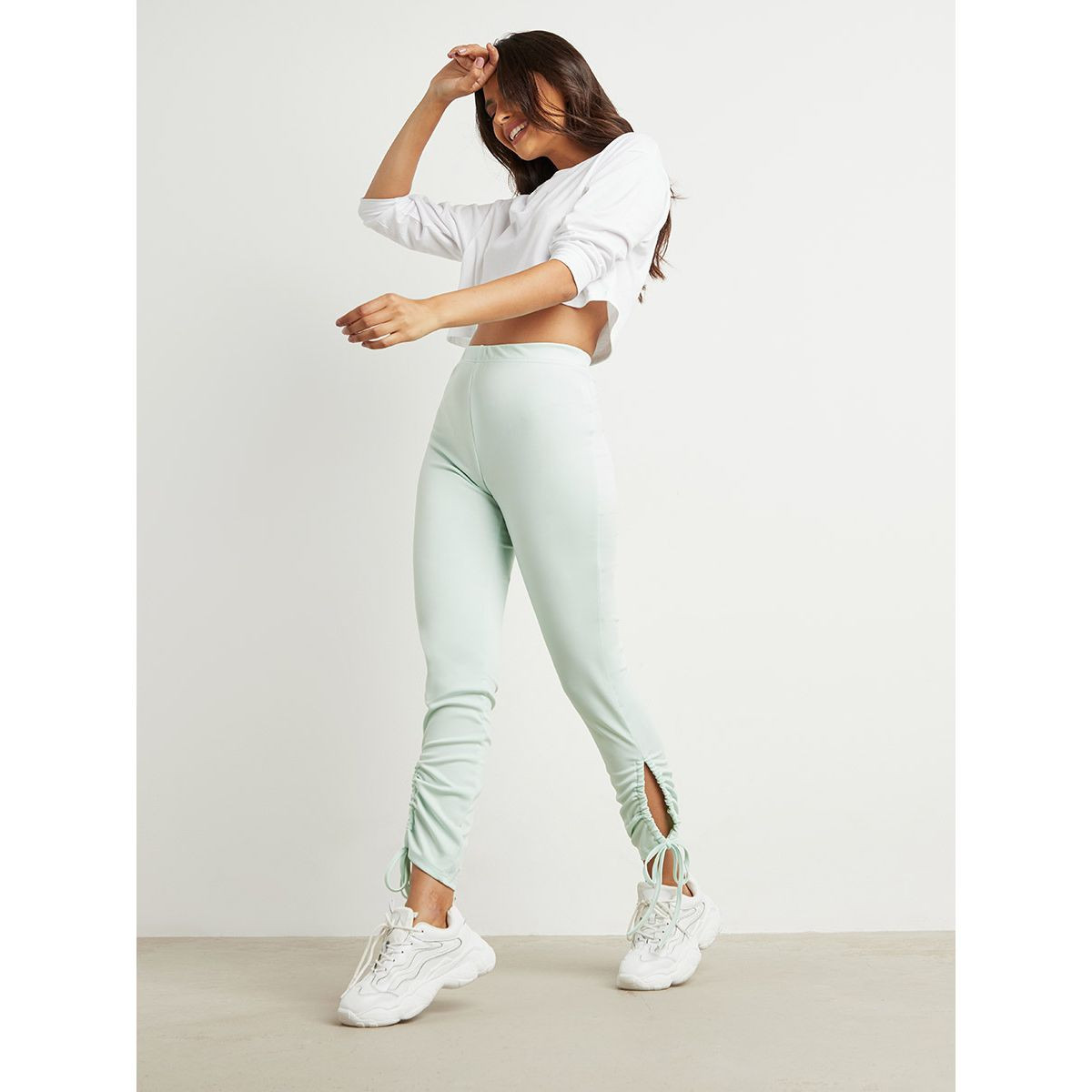 بنطلون سادة بتفاصيل كشكش من ستايلي-women-clothing-trousers-image-2