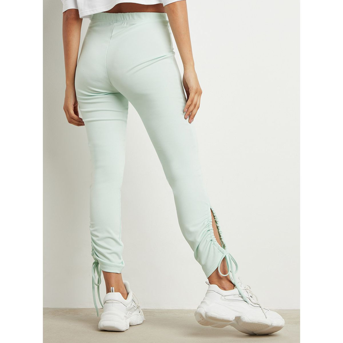بنطلون سادة بتفاصيل كشكش من ستايلي-women-clothing-trousers-image-3