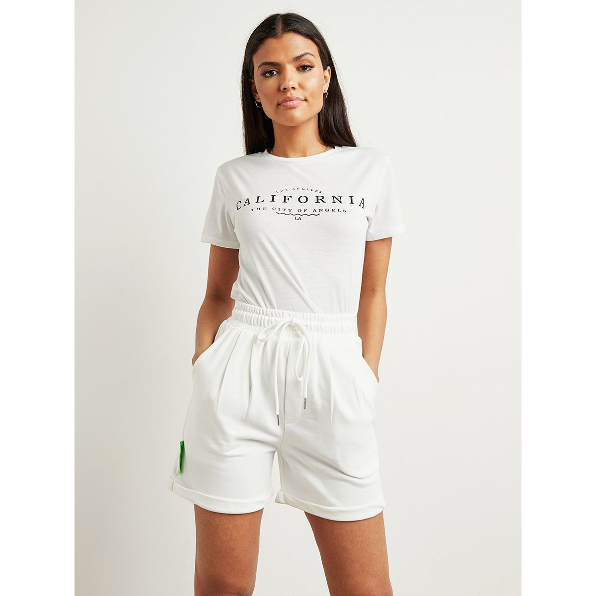 شورت للركض بجيوب من ستايلي-women-clothing-shorts-image-2