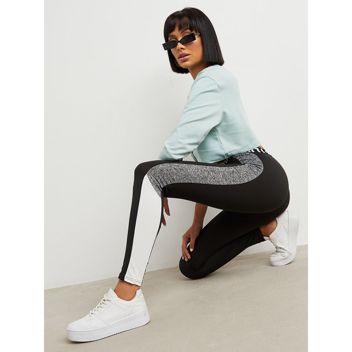 ليقنز بتفاصيل جانبية من ستايلي-women-clothing-leggings-image-2