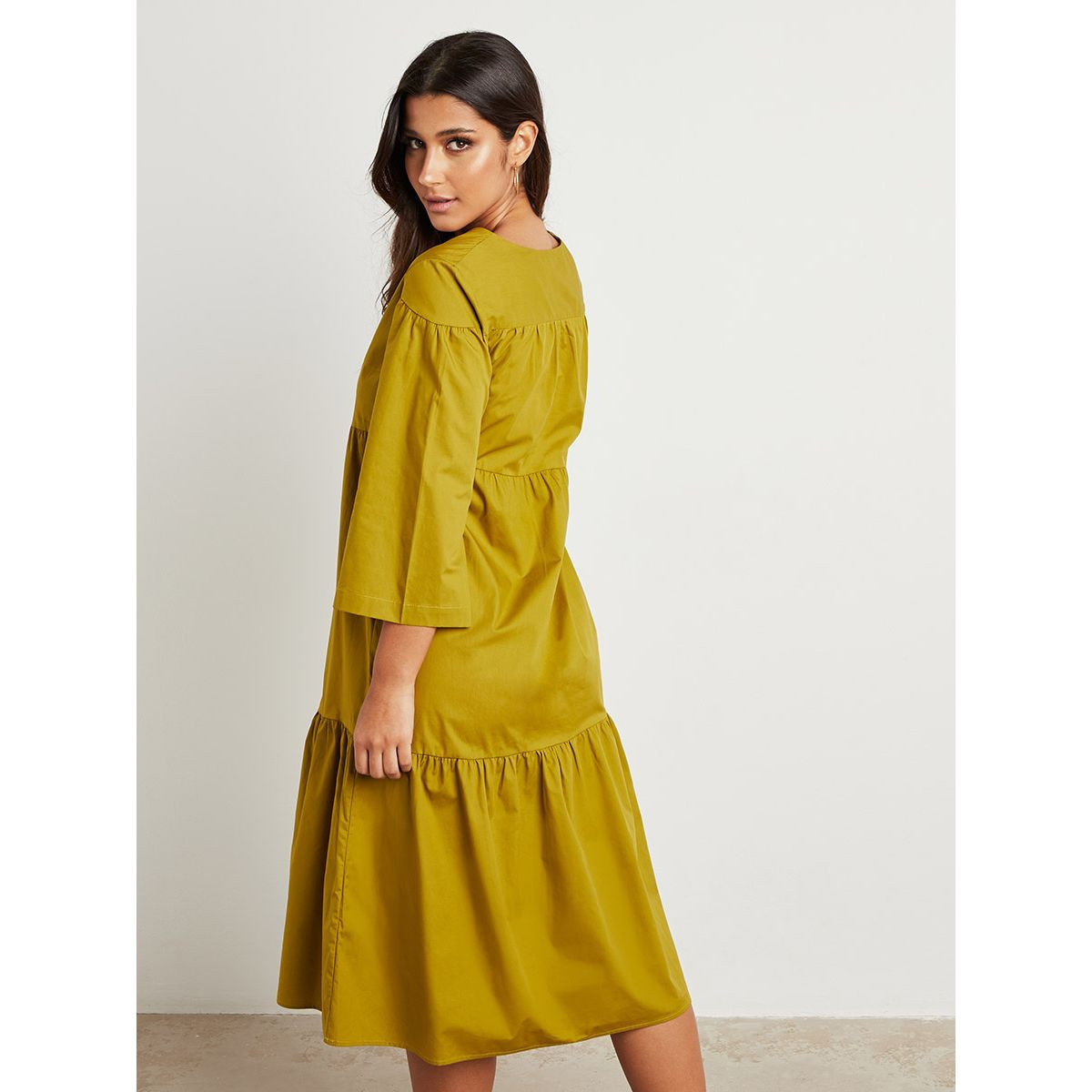 فستان ميدي سادة بتفاصيل كشكش من ستايلي-women-clothing-dresses-image-2