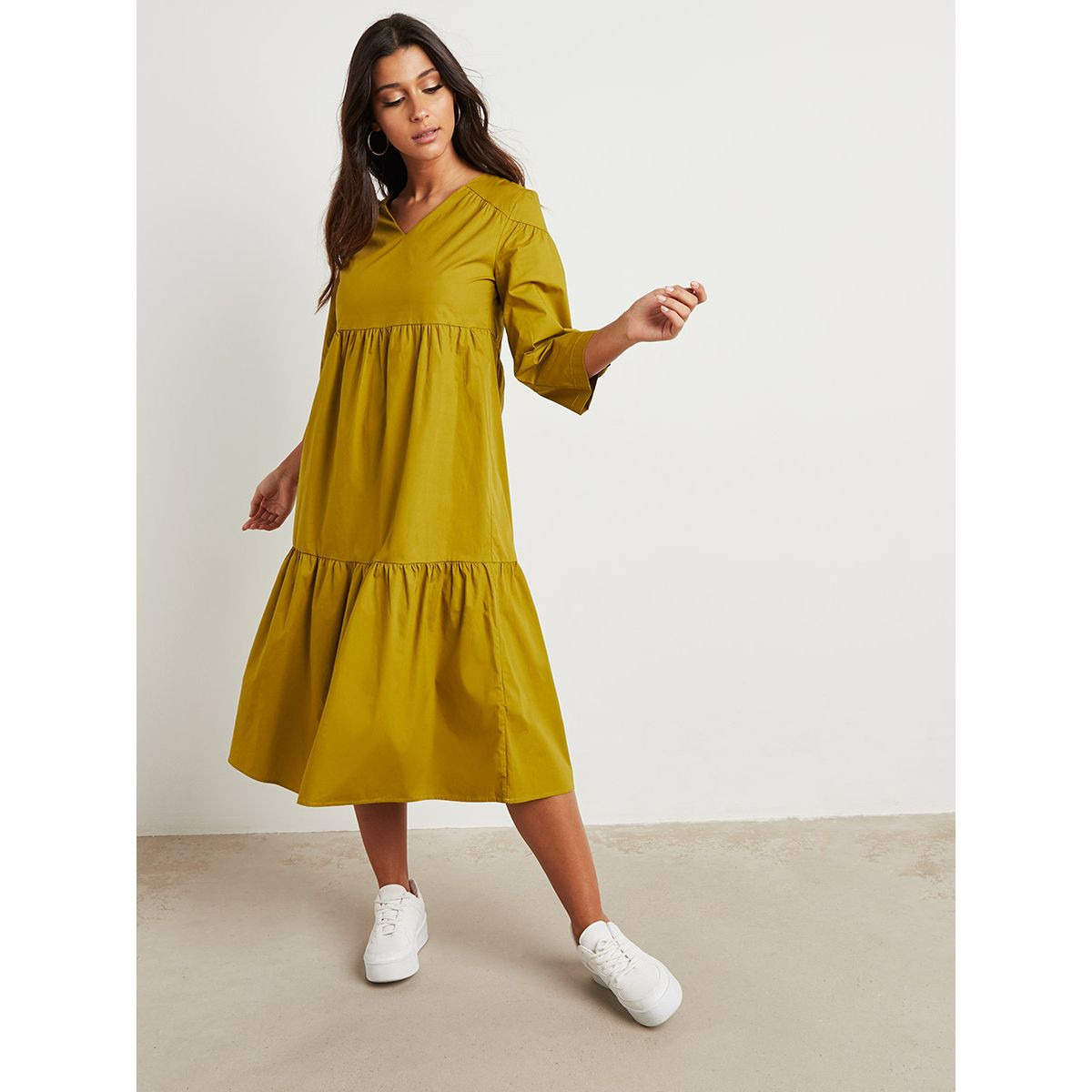 فستان ميدي سادة بتفاصيل كشكش من ستايلي-women-clothing-dresses-image-4