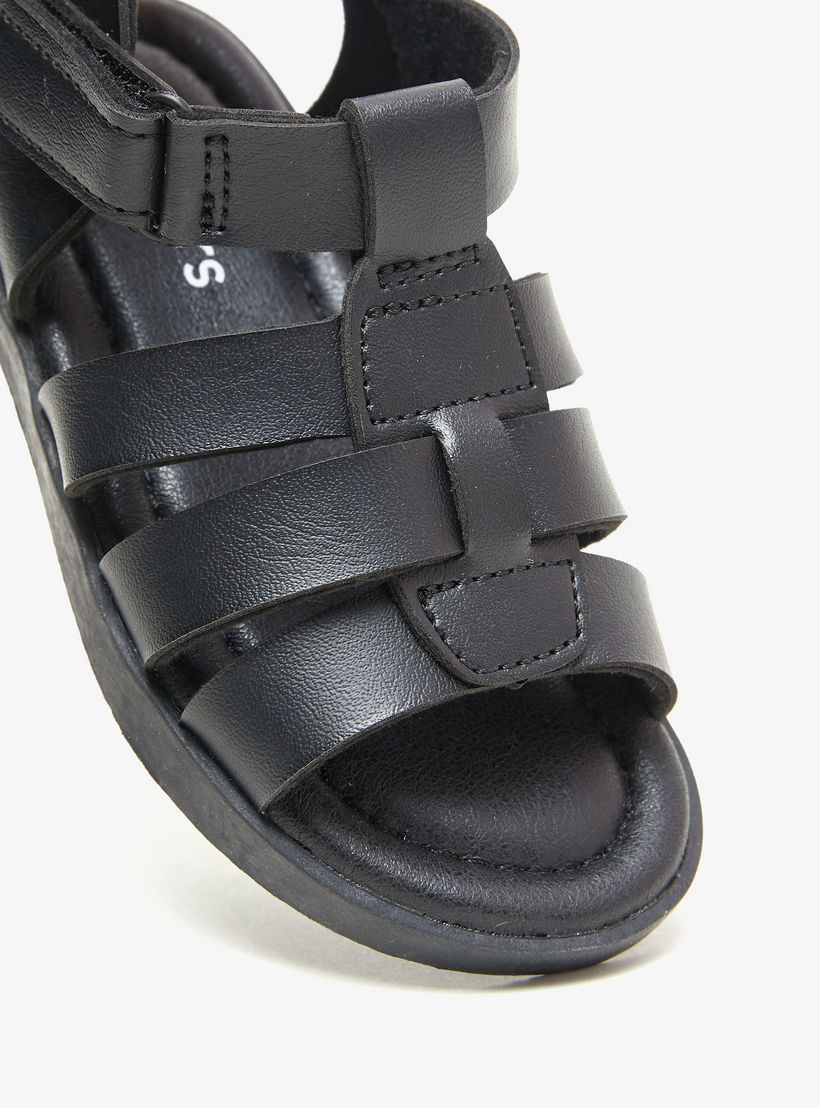 صندل سادة بمقدمة مفتوحة وشريط إغلاق من جونيورز-boys-shoes-sandals-image-4