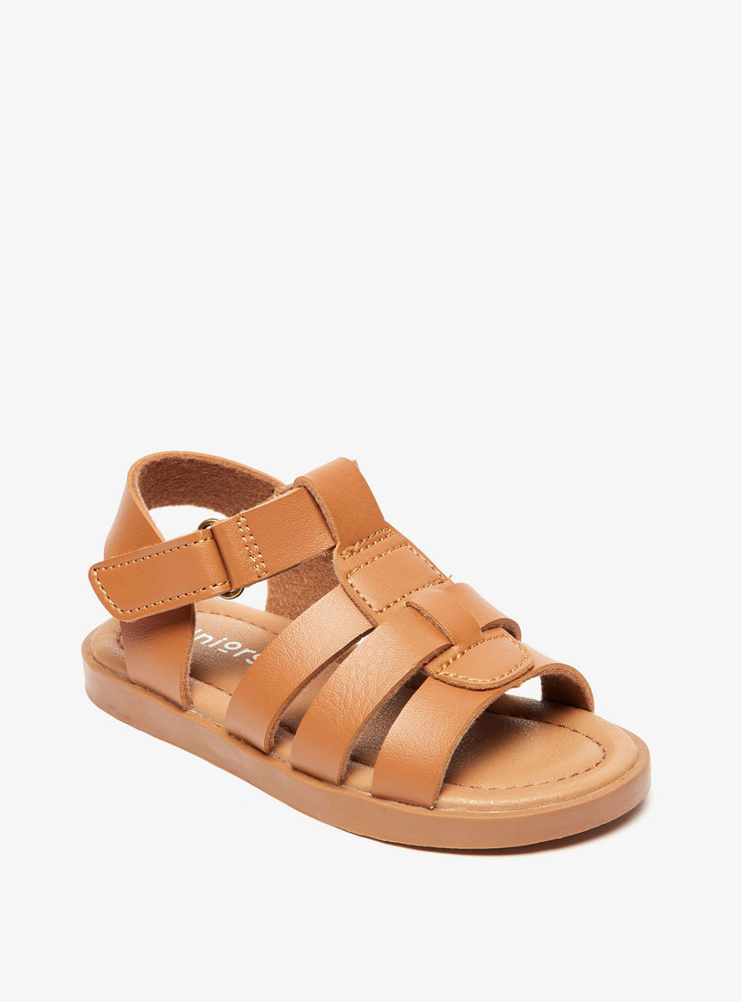صندل سادة بمقدمة مفتوحة وشريط إغلاق من جونيورز-boys-shoes-sandals-image-2