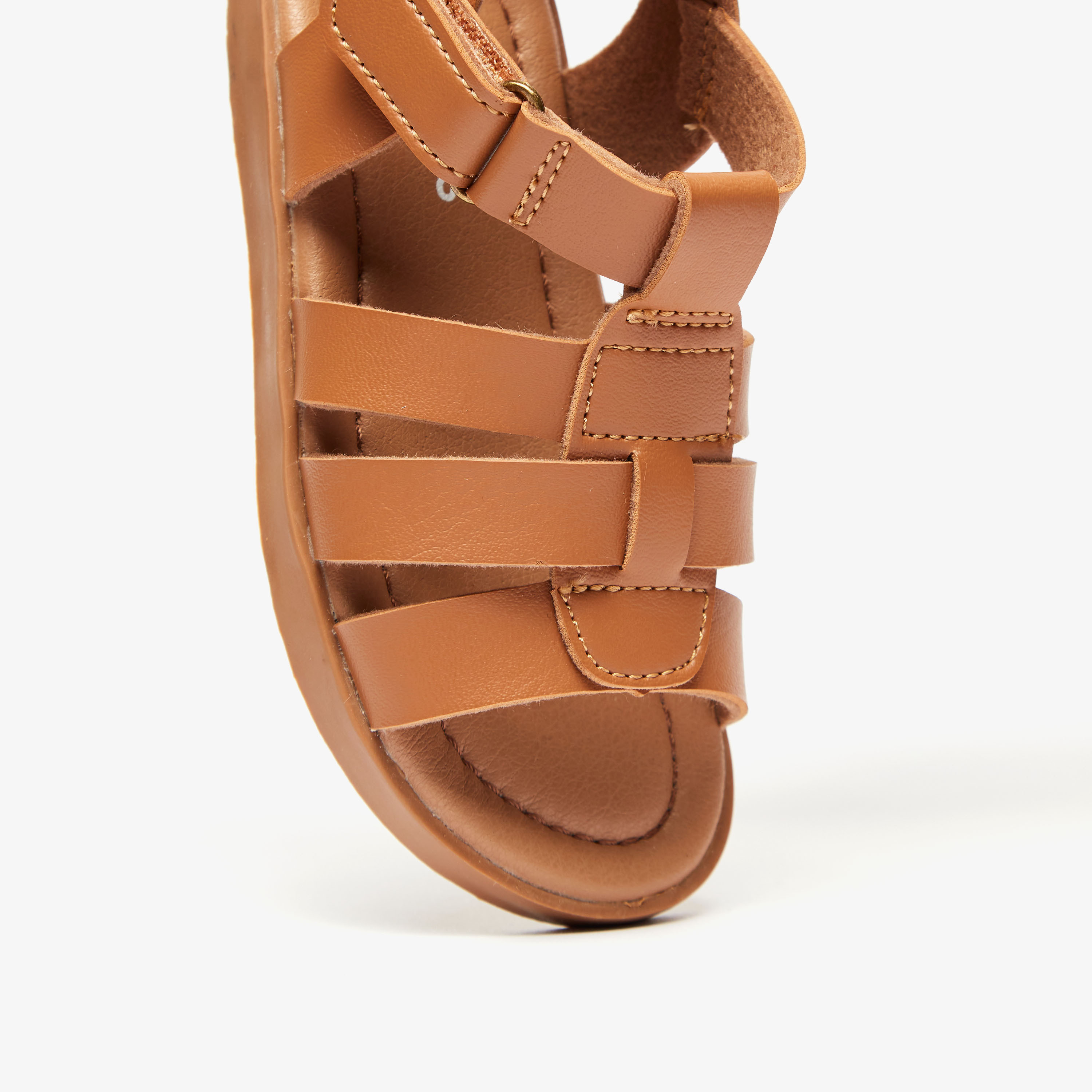 صندل سادة بمقدمة مفتوحة وشريط إغلاق من جونيورز-boys-shoes-sandals-image-4