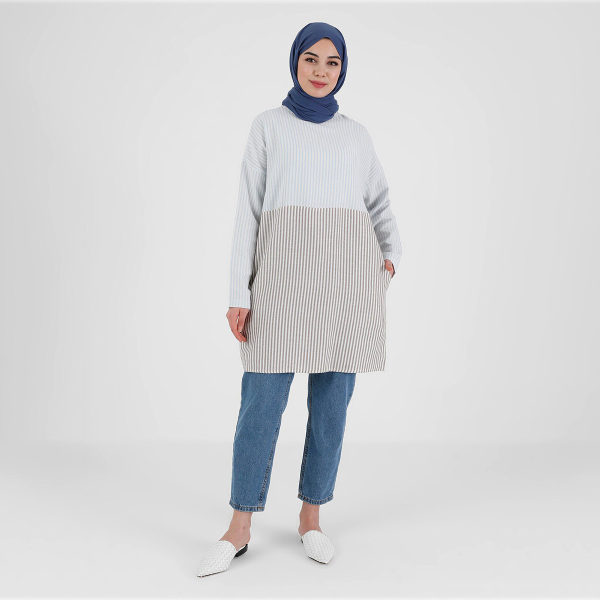 تونيك نسائي مع جيوب من مودانيسا مخطط بلون ازرق مع رقبة دائرية-women-clothing-shirtsandblouses-blouses-image-1