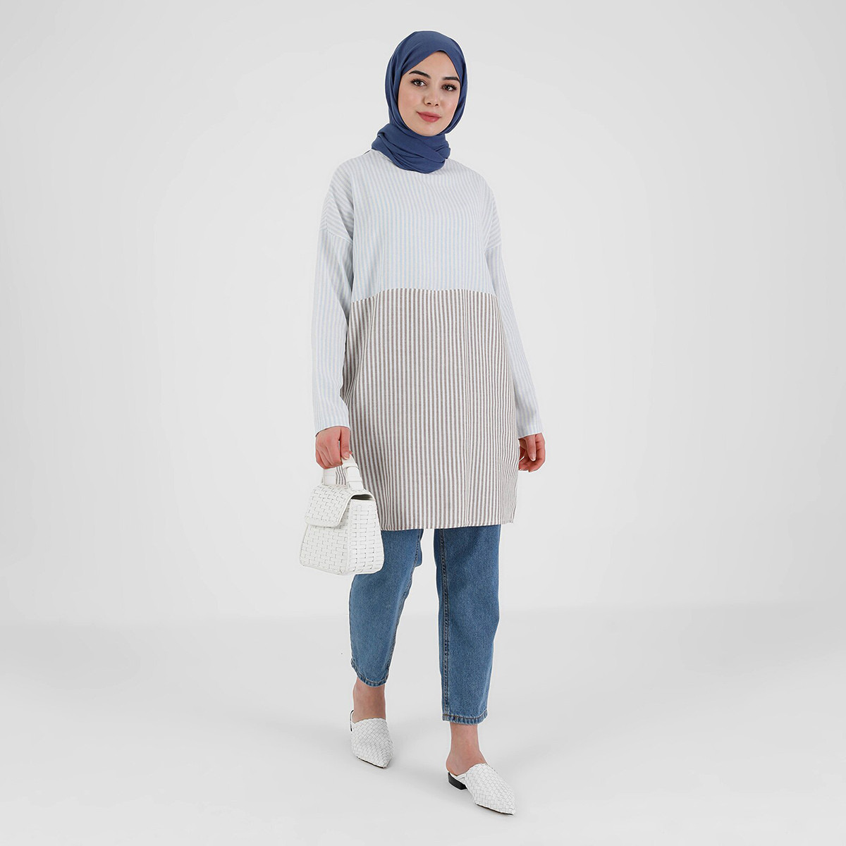 تونيك نسائي مع جيوب من مودانيسا مخطط بلون ازرق مع رقبة دائرية-women-clothing-shirtsandblouses-blouses-image-3