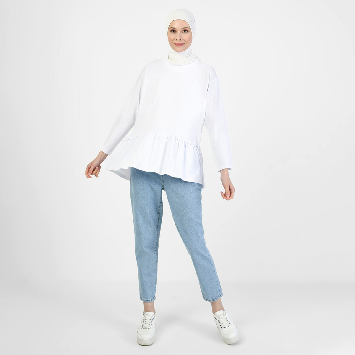 Modanisa Women White Solid Crew Neck Ruffled Hem Tunic-women-clothing-shirtsandblouses-blouses-image-1