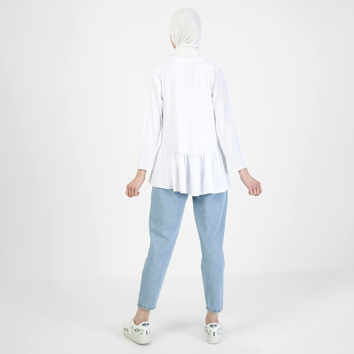 Modanisa Women White Solid Crew Neck Ruffled Hem Tunic-women-clothing-shirtsandblouses-blouses-image-2