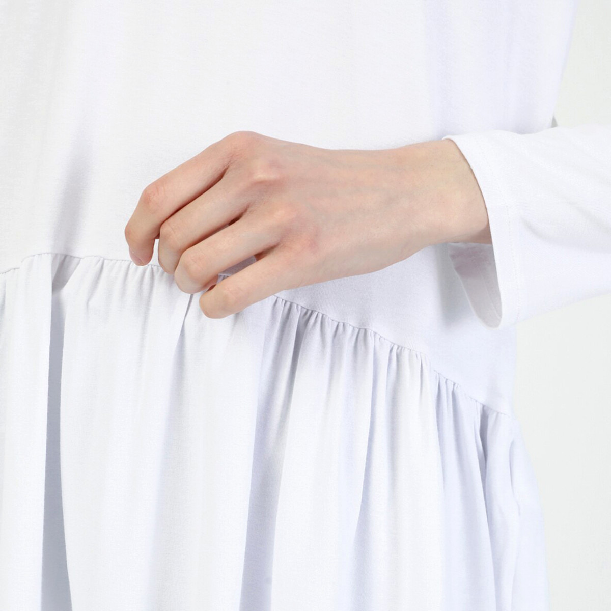 Modanisa Women White Solid Crew Neck Ruffled Hem Tunic-women-clothing-shirtsandblouses-blouses-image-5