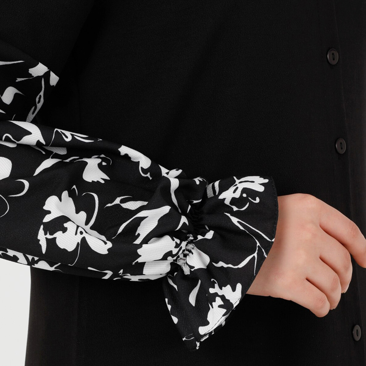 جلابية نسائية من مودانيسا مع سوداء مطبوعة بياقة دائرية مع أزرار-women-clothing-dresses-image-5