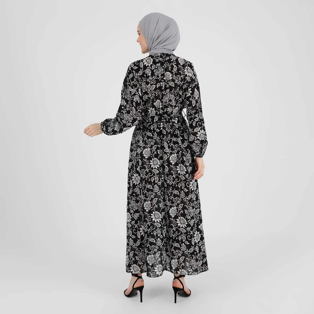 Modanisa Women Black Floral Crew Neck Tie Belt Jalabiya-women-clothing-dresses-image-2