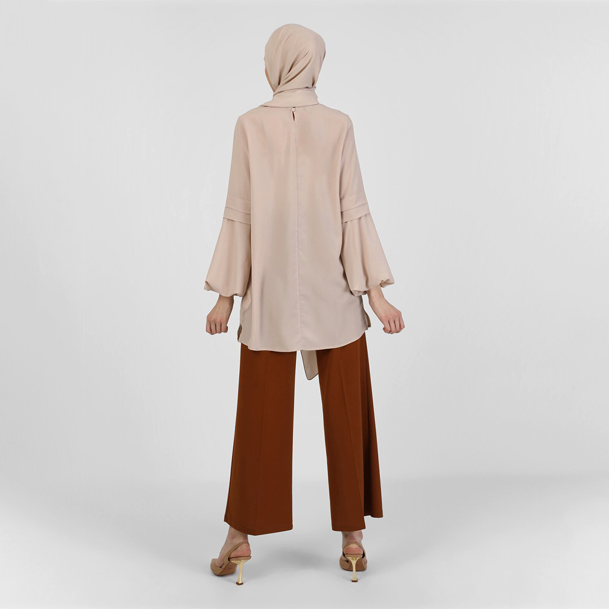 Modanisa Women Beige Solid Crew Neck Tunic-women-clothing-shirtsandblouses-blouses-image-2