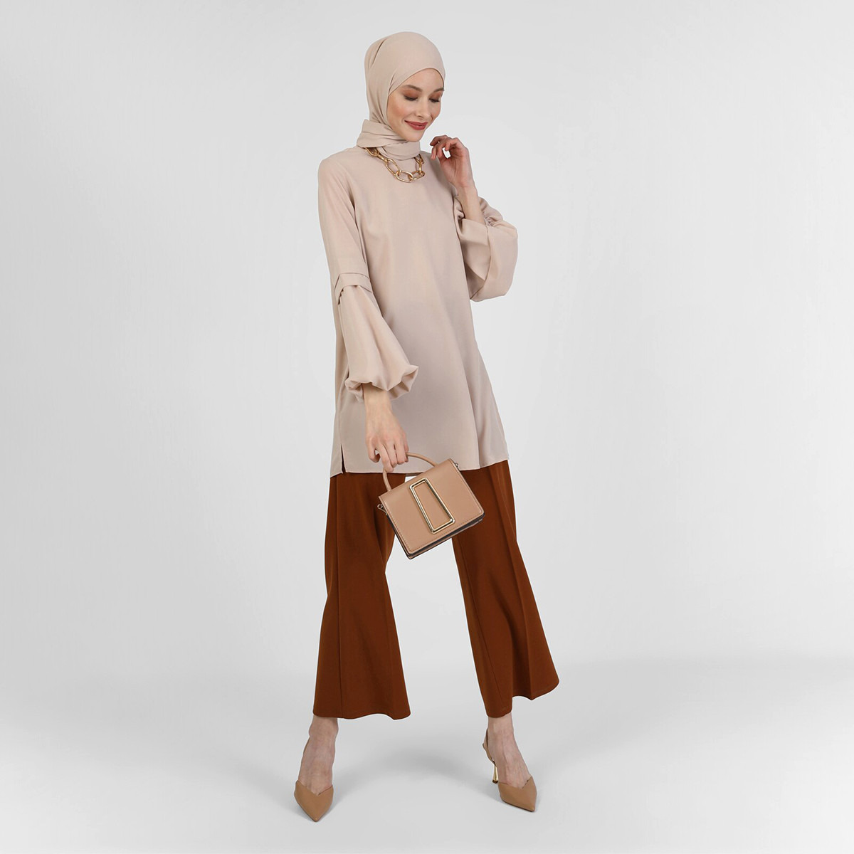 Modanisa Women Beige Solid Crew Neck Tunic-women-clothing-shirtsandblouses-blouses-image-3