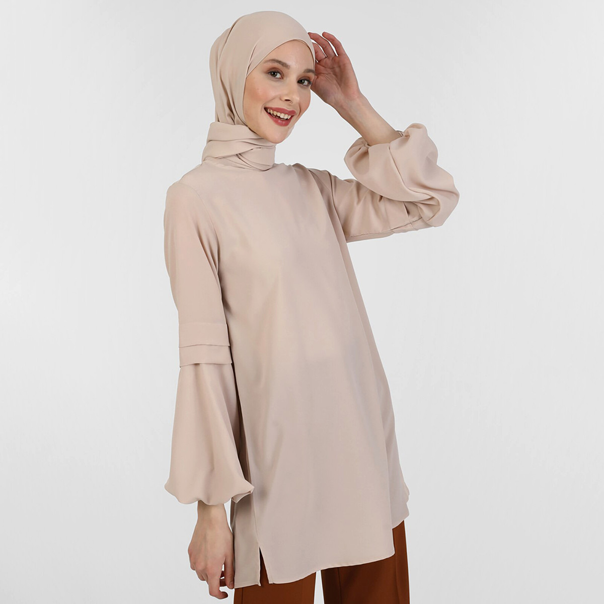 Modanisa Women Beige Solid Crew Neck Tunic-women-clothing-shirtsandblouses-blouses-image-4