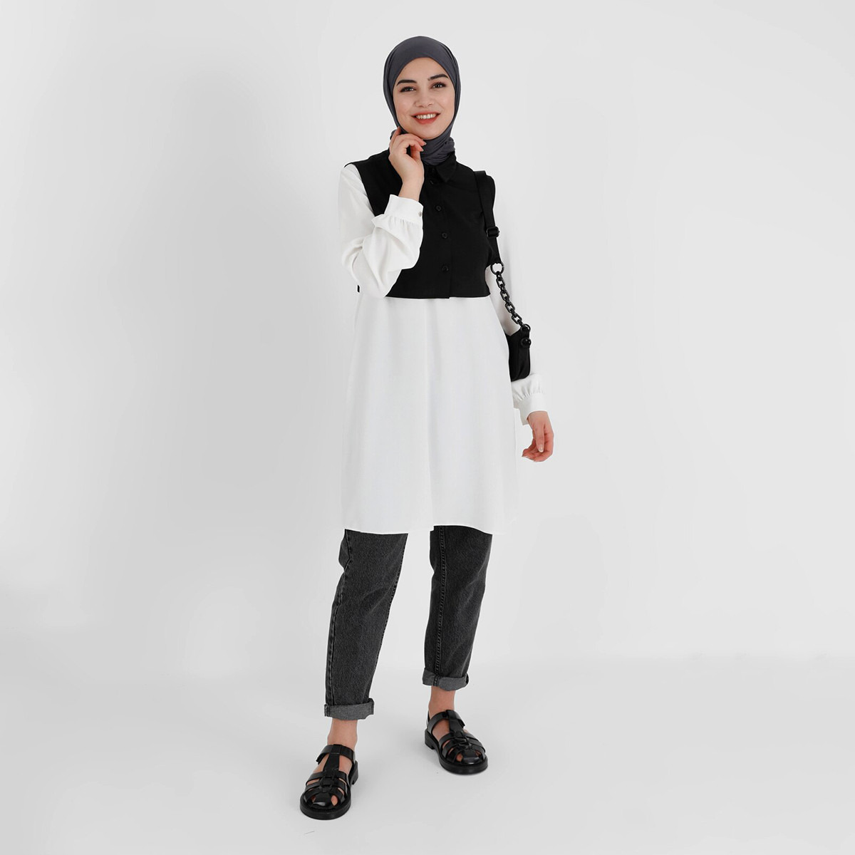 تونيك نسائي من مودانيسا بلون اسود سادة برقبة دائرية مع ازرار-women-clothing-shirtsandblouses-blouses-image-1