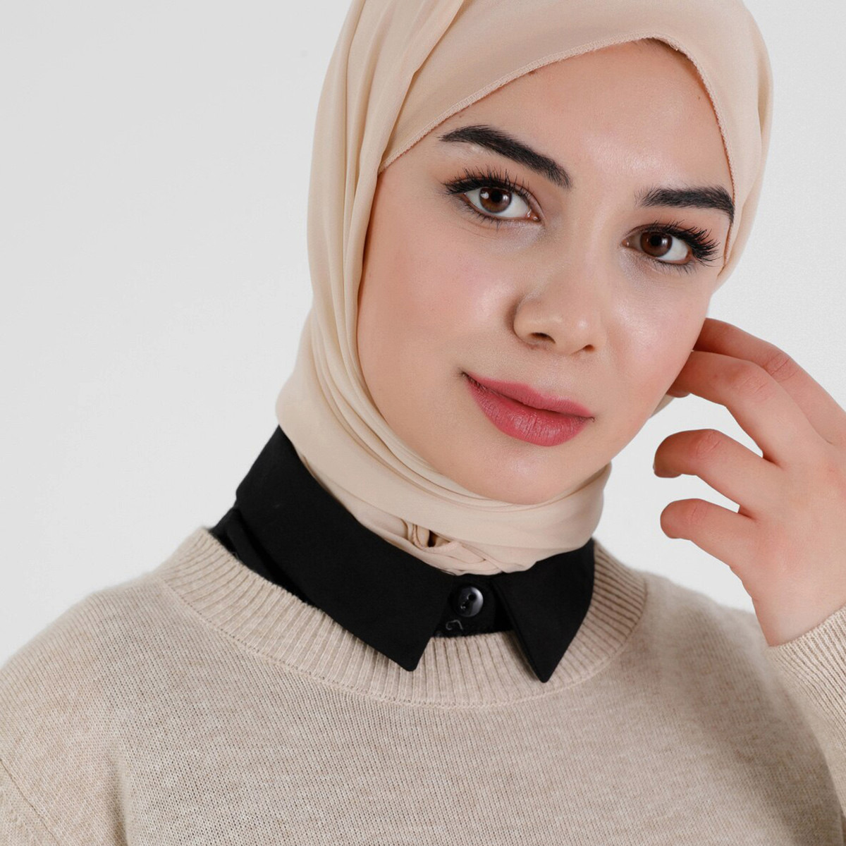 تونيك نسائي من مودانيسا بلون اسود سادة برقبة دائرية مع ازرار-women-clothing-shirtsandblouses-blouses-image-9