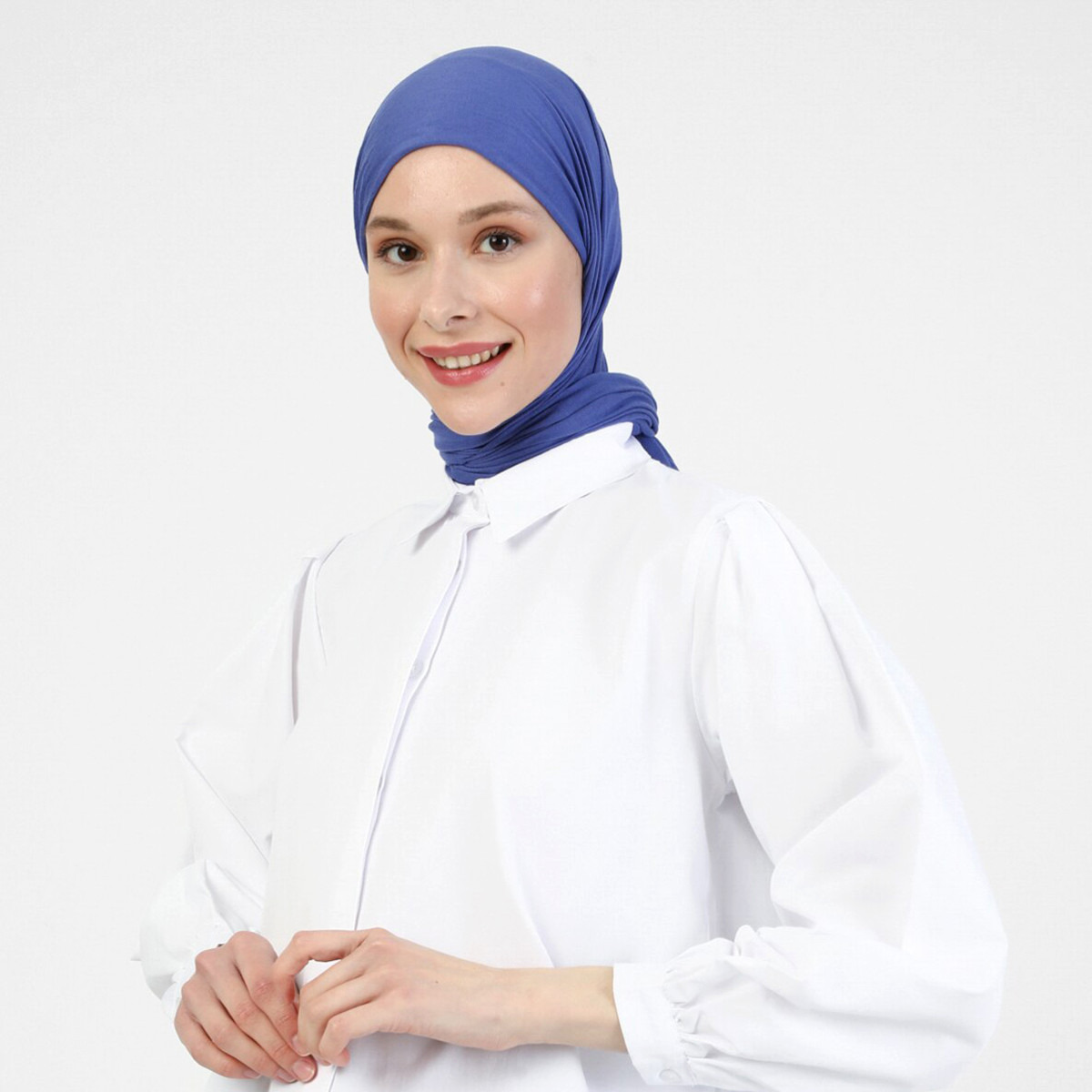 قميص نسائي من مودانيسا بلون ابیض سادة برقبة دائرية مع ازرار-women-clothing-shirtsandblouses-blouses-image-3