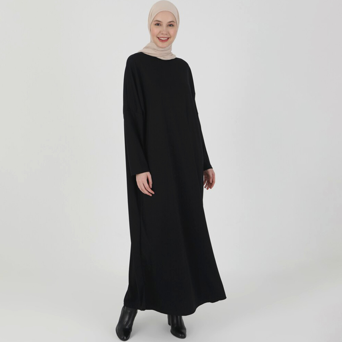 Women Solid Black Long Sleeves Abaya ZENANE By Modanisa-women-arabicclothing-abayas-image-3