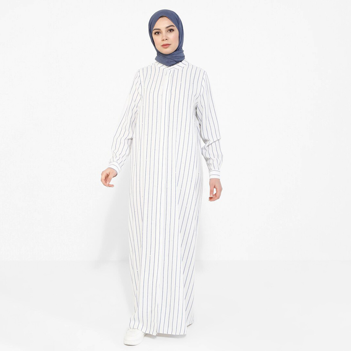 عباية نسائية من مودانيسا مع لون نيلي مخططة برقبة ماندرين وأزرار-women-arabicclothing-abayas-image-1