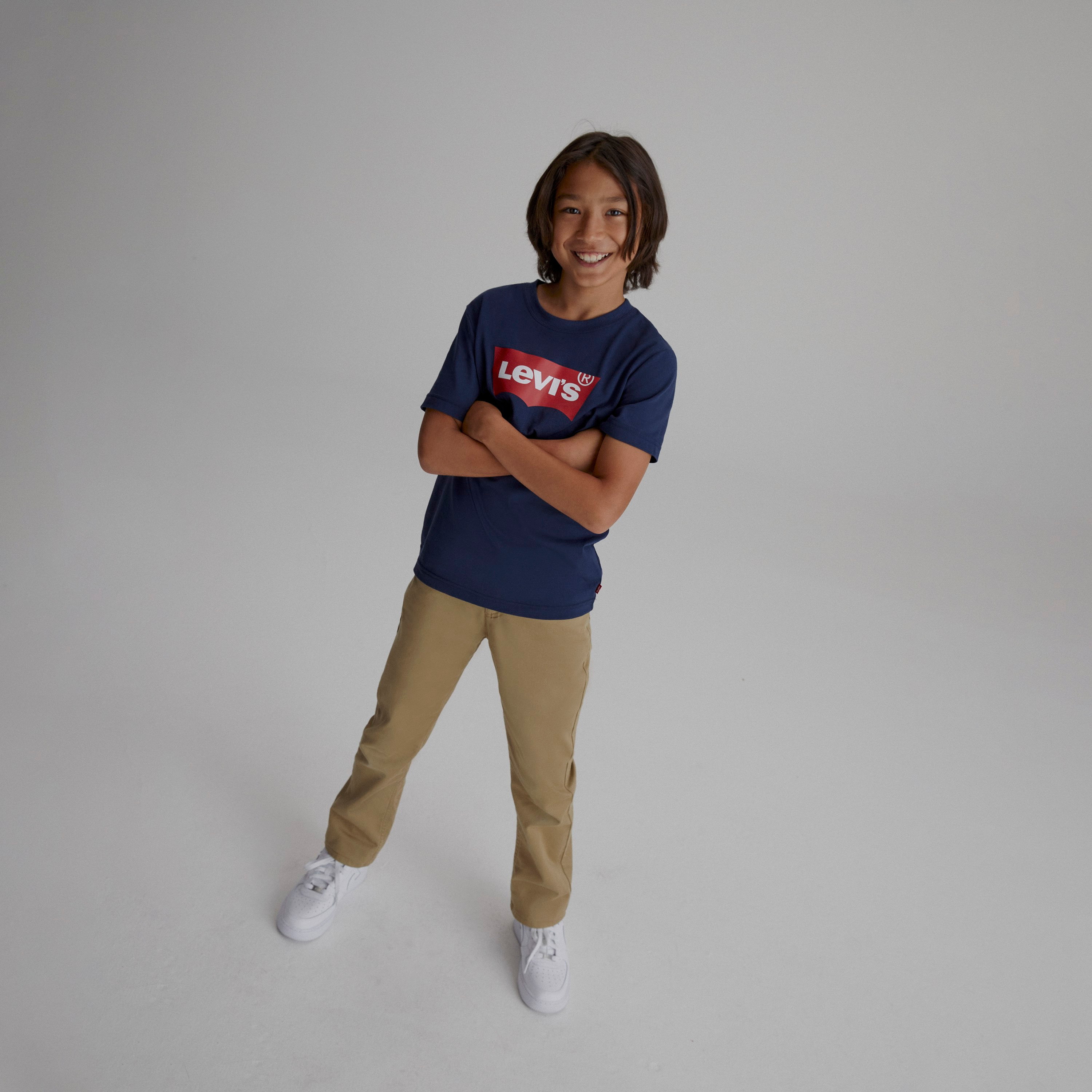 تي شيرت بأكمام قصيرة بطبعة باتوينج من ليفايس-boys-clothing-tshirtsandpolos-image-2