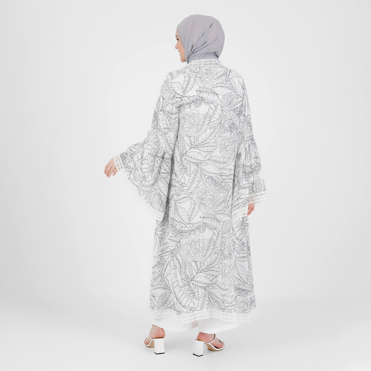 Modanisa Women Multicolour Printed Flared Sleeves Open Front Abaya With Lace Detail-women-arabicclothing-abayas-image-2