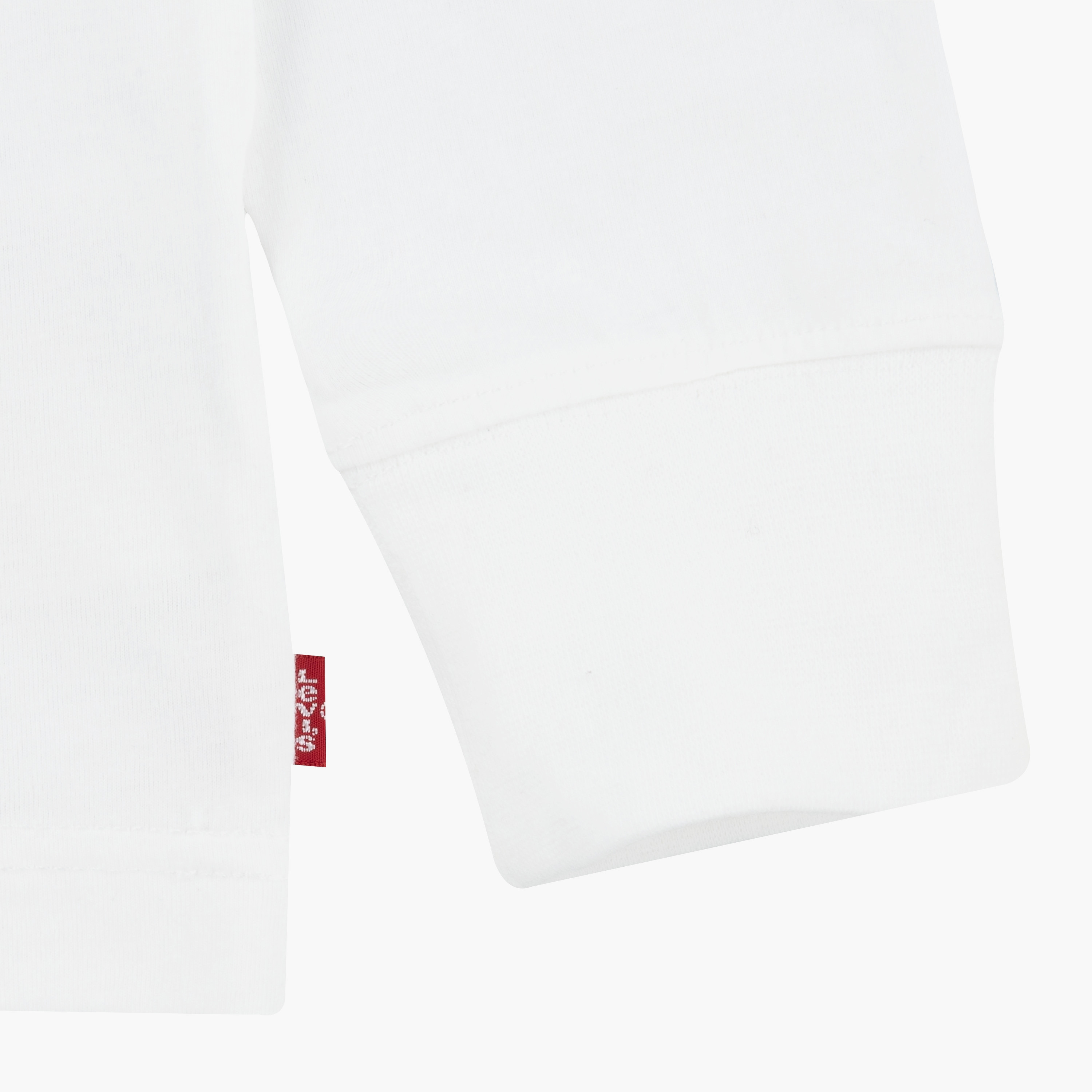 This stylish T-shirt exudes class and sophistication, with its sleek design and attention-grabbing logo print on the front. Perfect for any occasion, this versatile piece can be effortlessly paired with jeans and sneakers for a complete and trendy look. Elevate your kid's style game with this charming and fashionable Levi's T-shirt. Don't miss out on the opportunity to enhance their wardrobe with this timeless and iconic piece.-boys-clothing-tshirtsandpolos-image-3