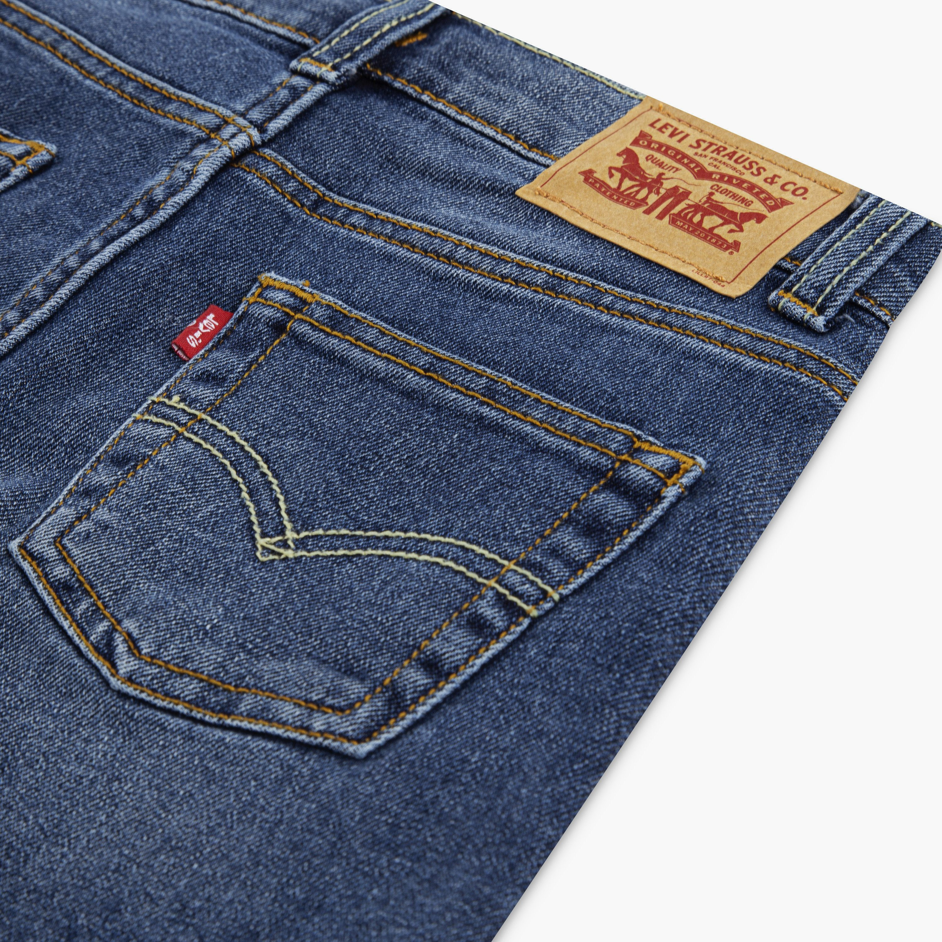 شورت جينز "511" الجديد بقصة "سليم فيت" من ليفايس-boys-clothing-bottoms-shorts-image-4