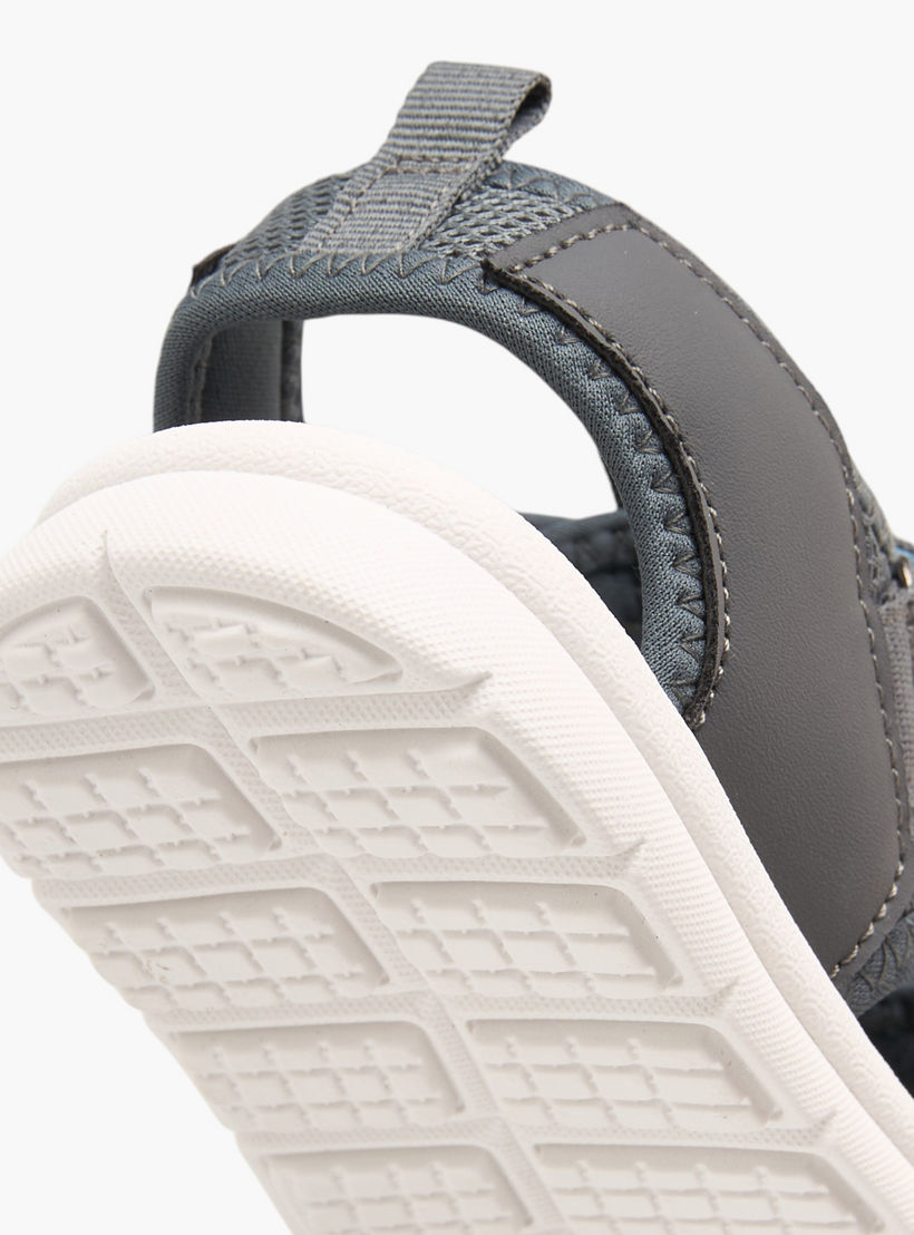 صندل مسطح بارز الملمس بشريط إغلاق لاصق من جونيورز-boys-shoes-sandals-image-5