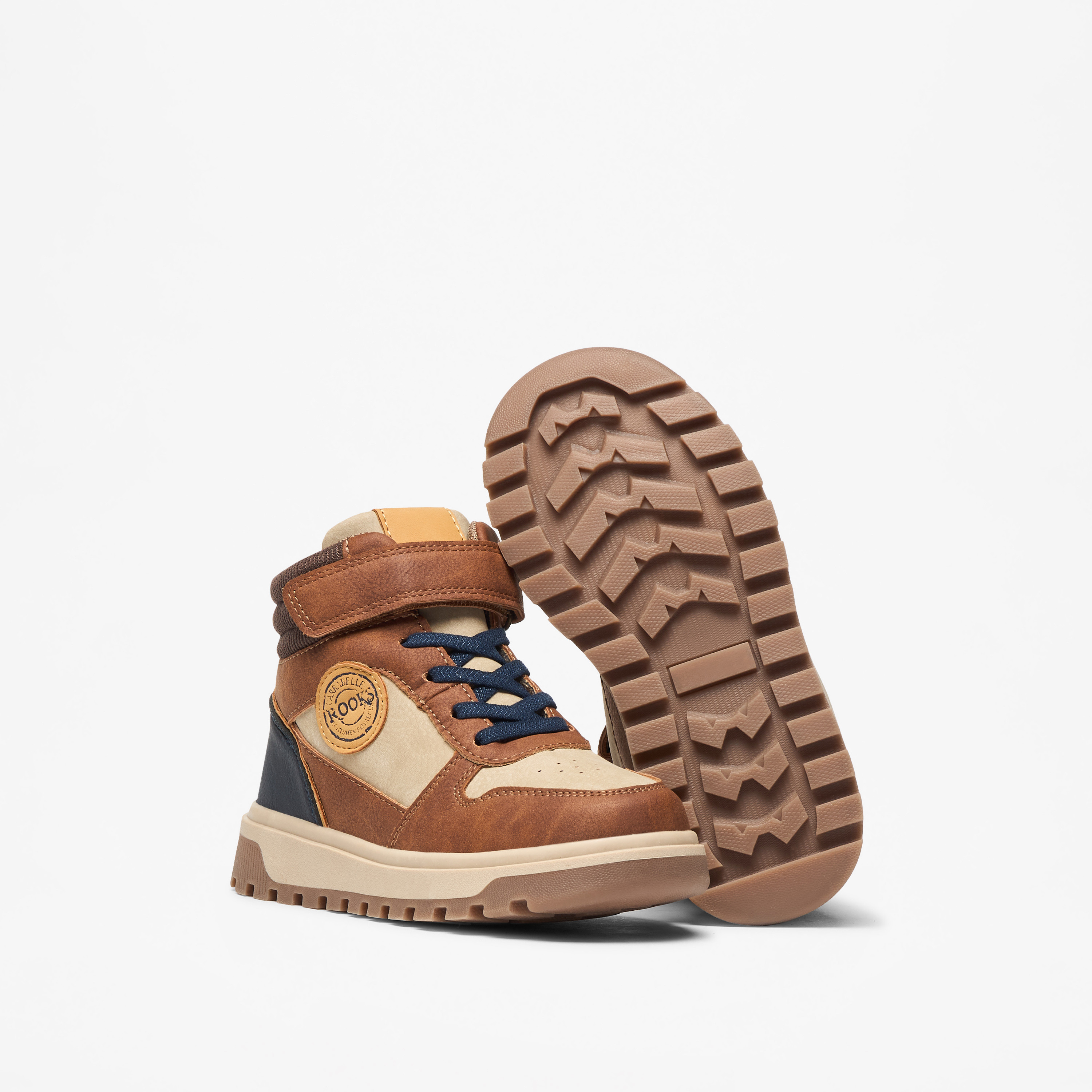 بوت بقصة عالية وألواح وشريط إغلاق من إل بي إل من شو إكسبرس-boys-shoes-boots-image-9
