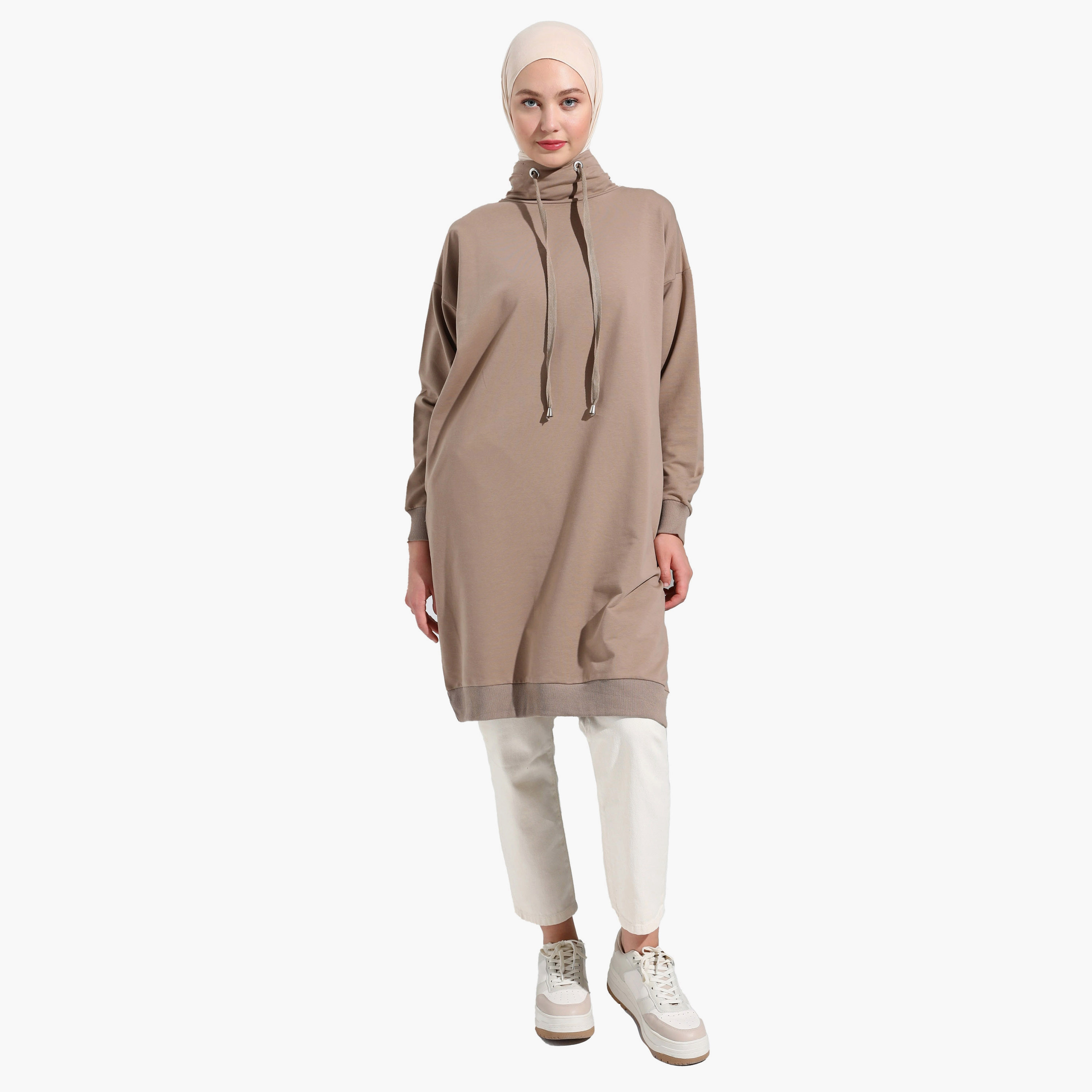 سويت شيرت طويل سادة بياقة عالية وجيوب جانبية من مودانيسا-women-clothing-hoodiesandsweatshirts-hoodies-image-2