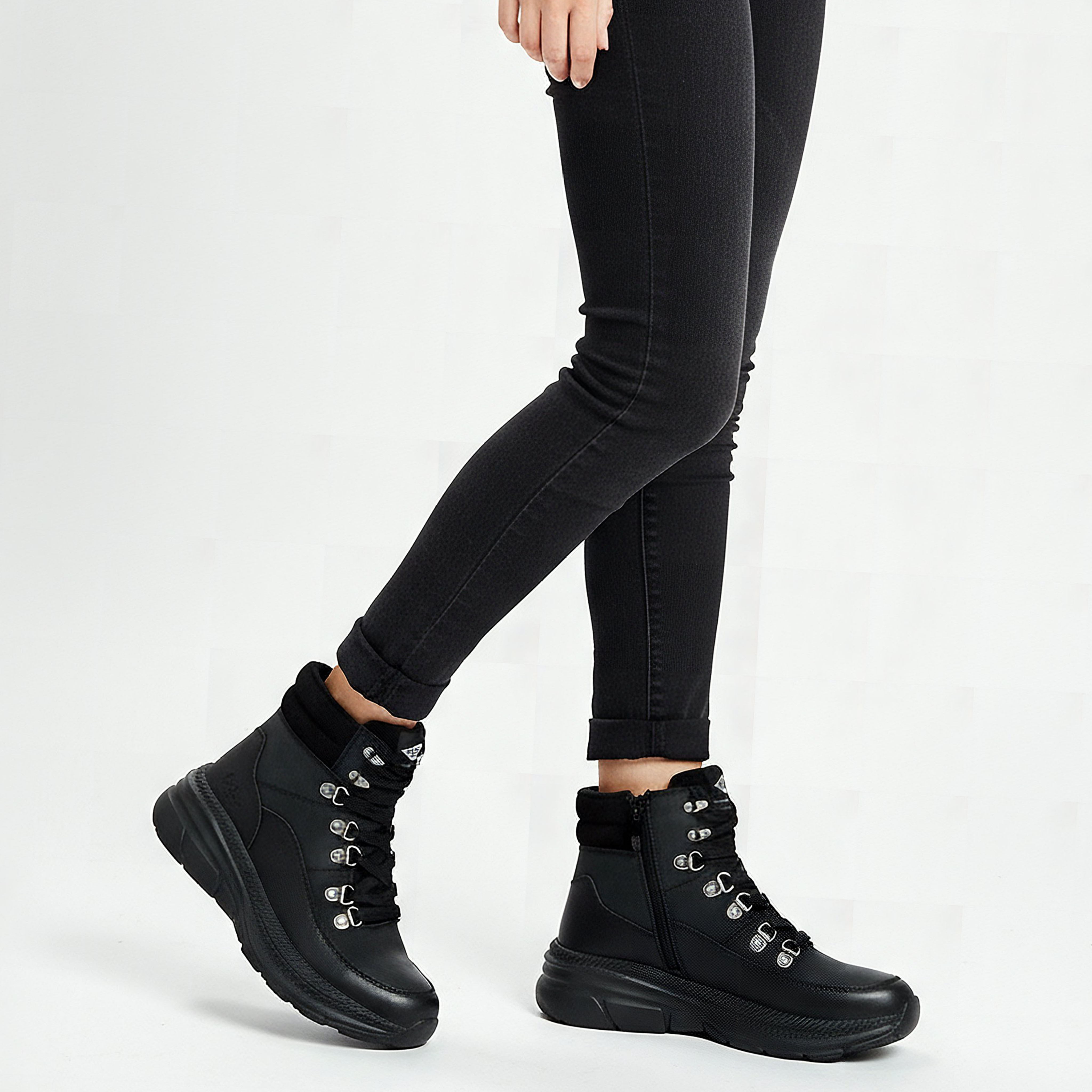 بوت كاحل برباط إغلاق للنساء من لي كوبر-women-shoes-boots-image-2